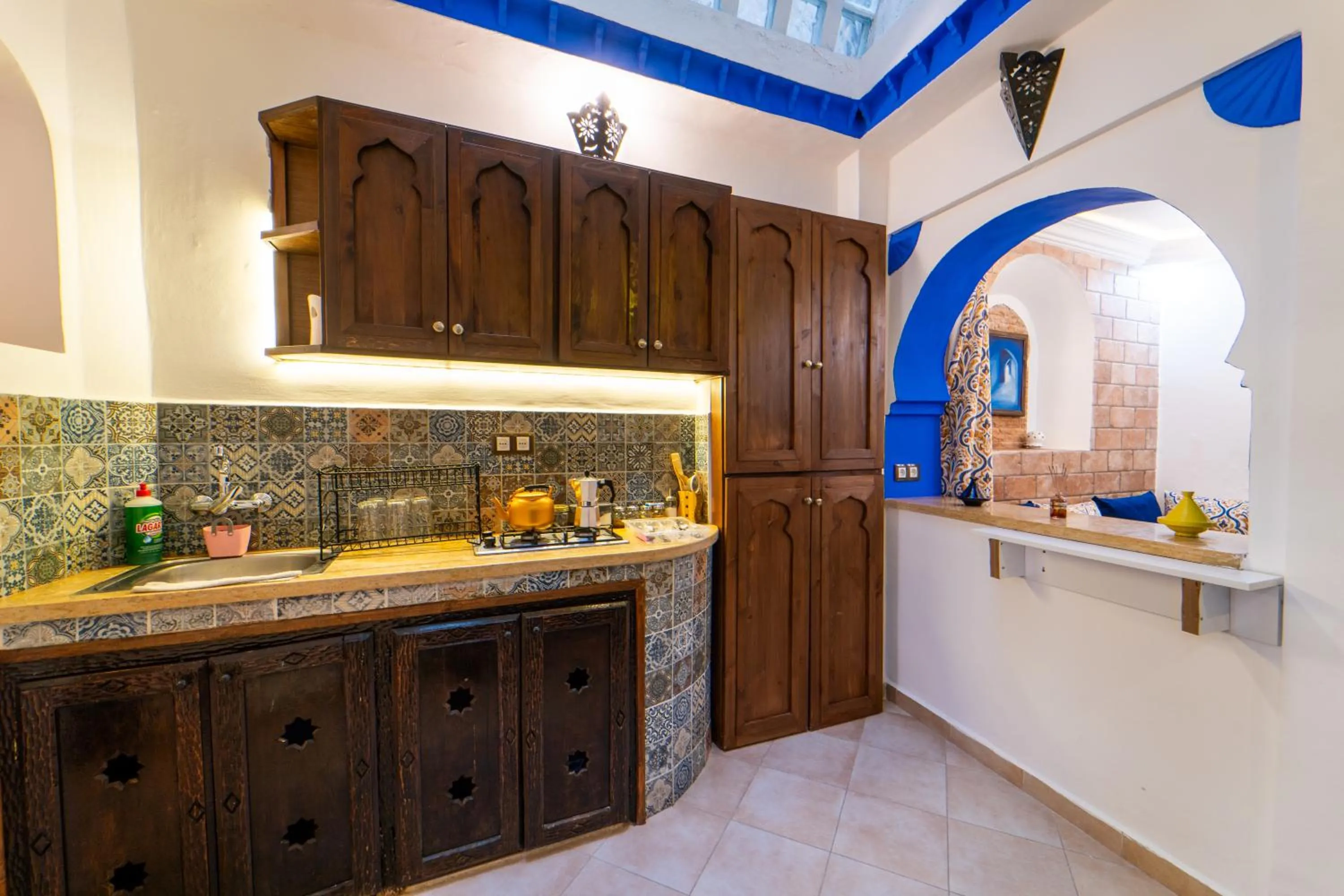 Kitchen or kitchenette in DAR NOKHBA INN
