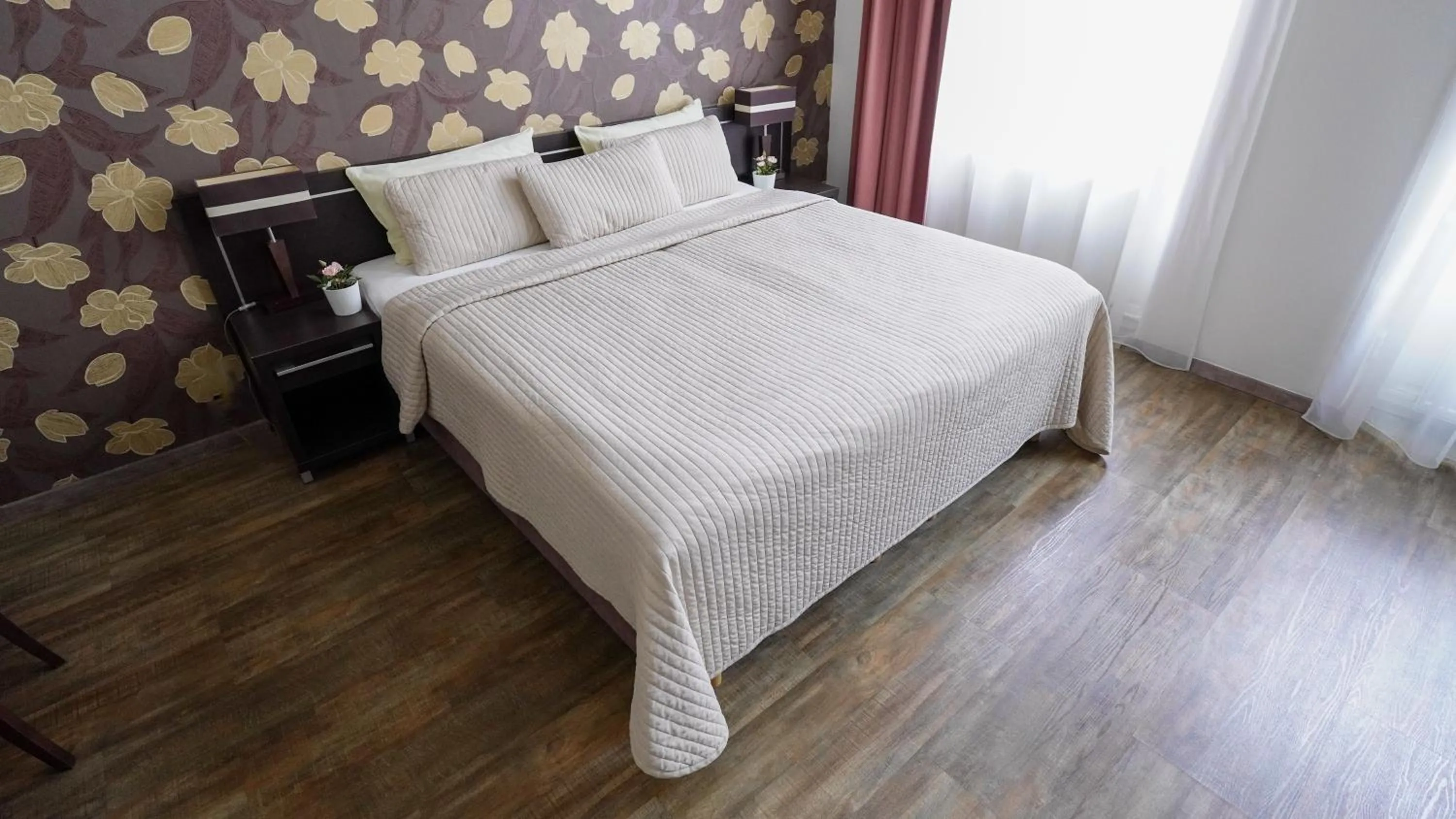 Bedroom, Bed in Elegant & Stylish Center Apartments!