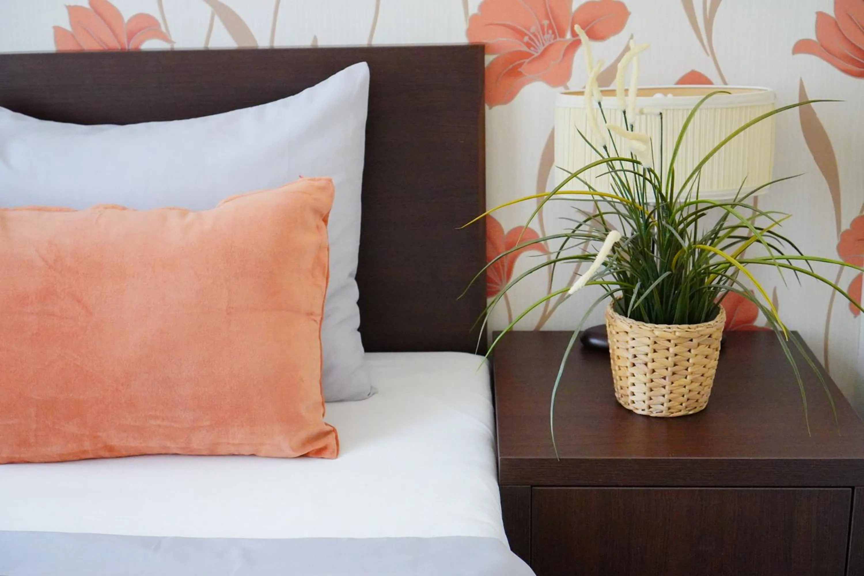Bed in Elegant & Stylish Center Apartments!