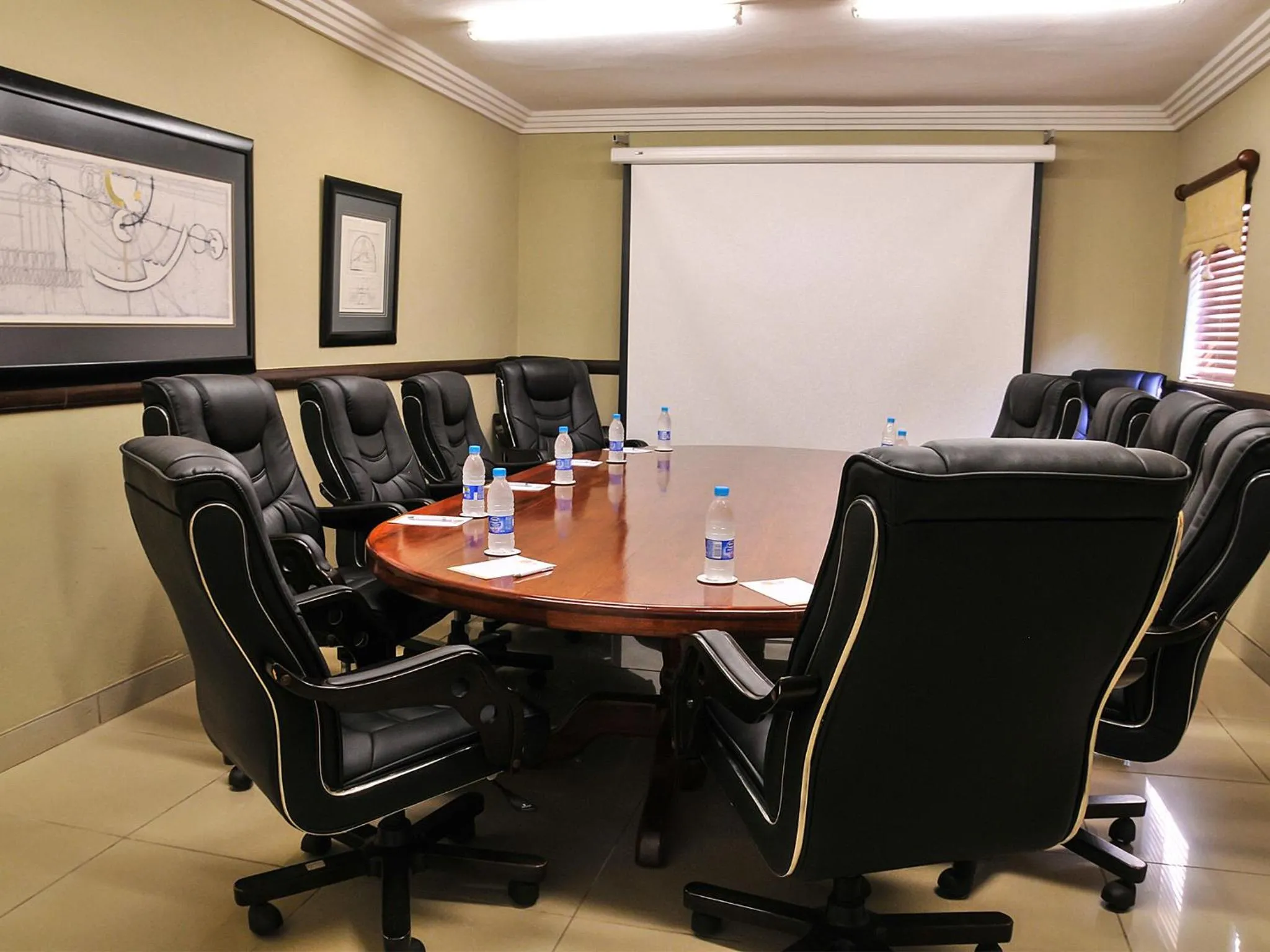 Meeting/conference room in 2Ten Hotel