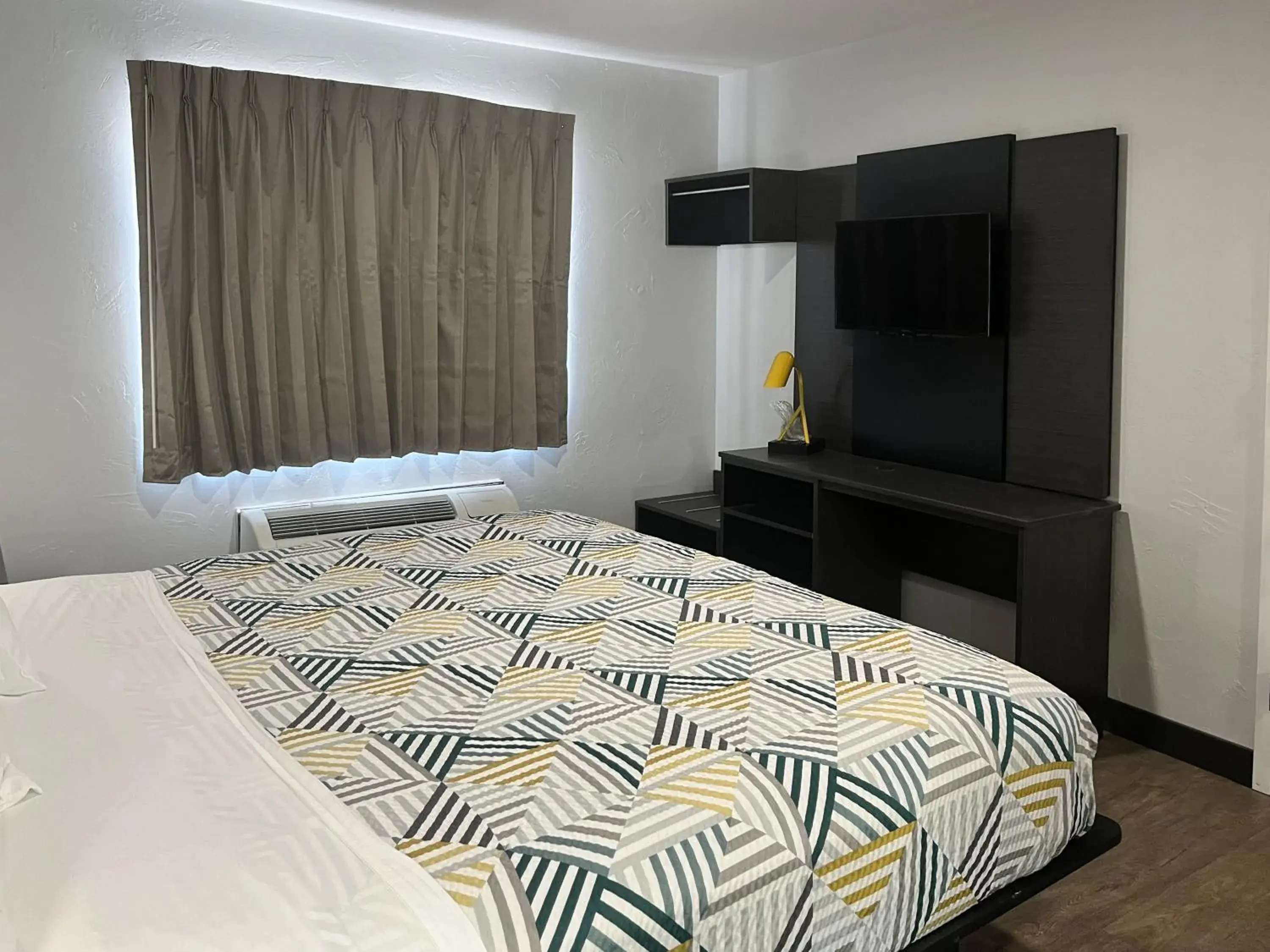 Deluxe King Suite in Studio 6 Ogden, UT 21st Street Deluxe King Suite in Studio 6 Ogden, UT 21st Street