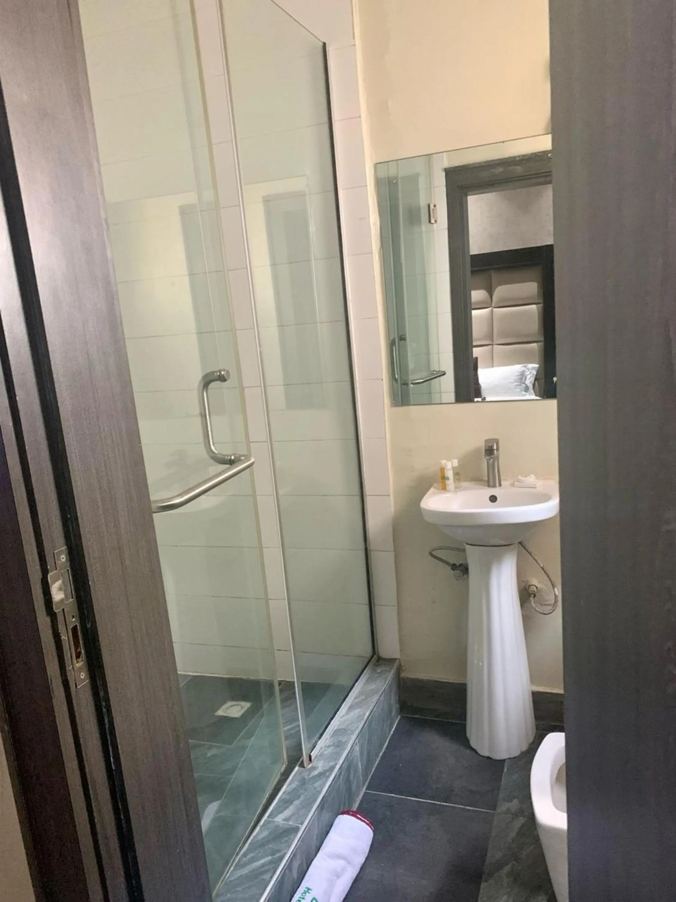 Toilet in Palazzo Dumont Hotel Chevron