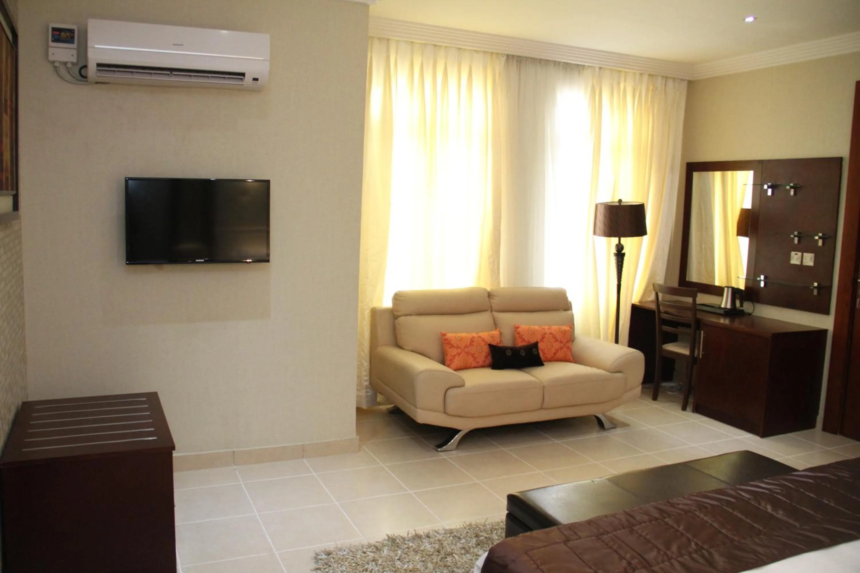 Seating area, Bed in Palazzo Dumont Hotel Chevron