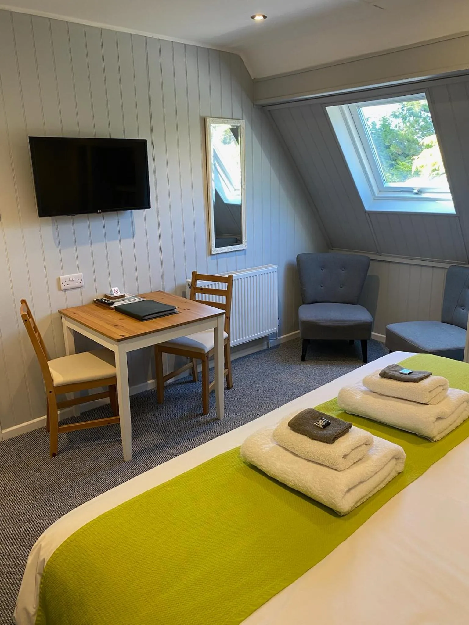 Bed in Petherton Cottage Studios