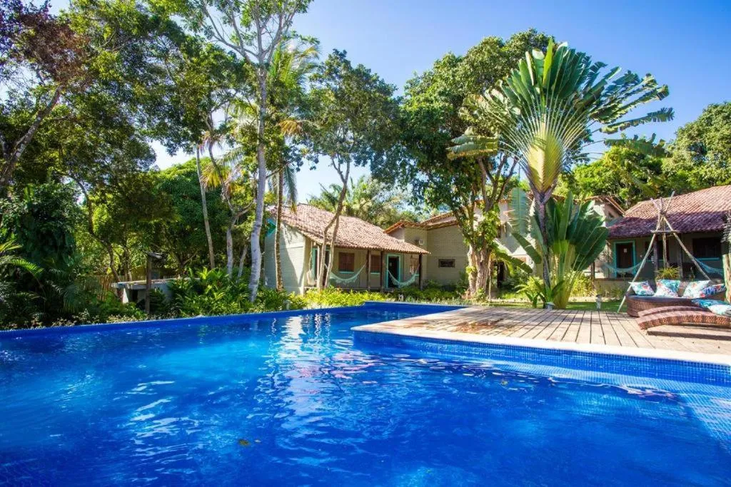 Pool view in Pousada Le Refuge