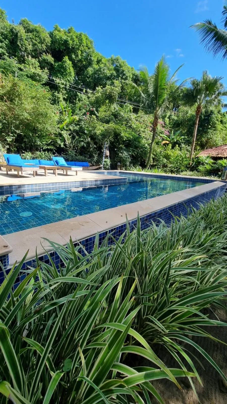Swimming pool in Pousada Le Refuge