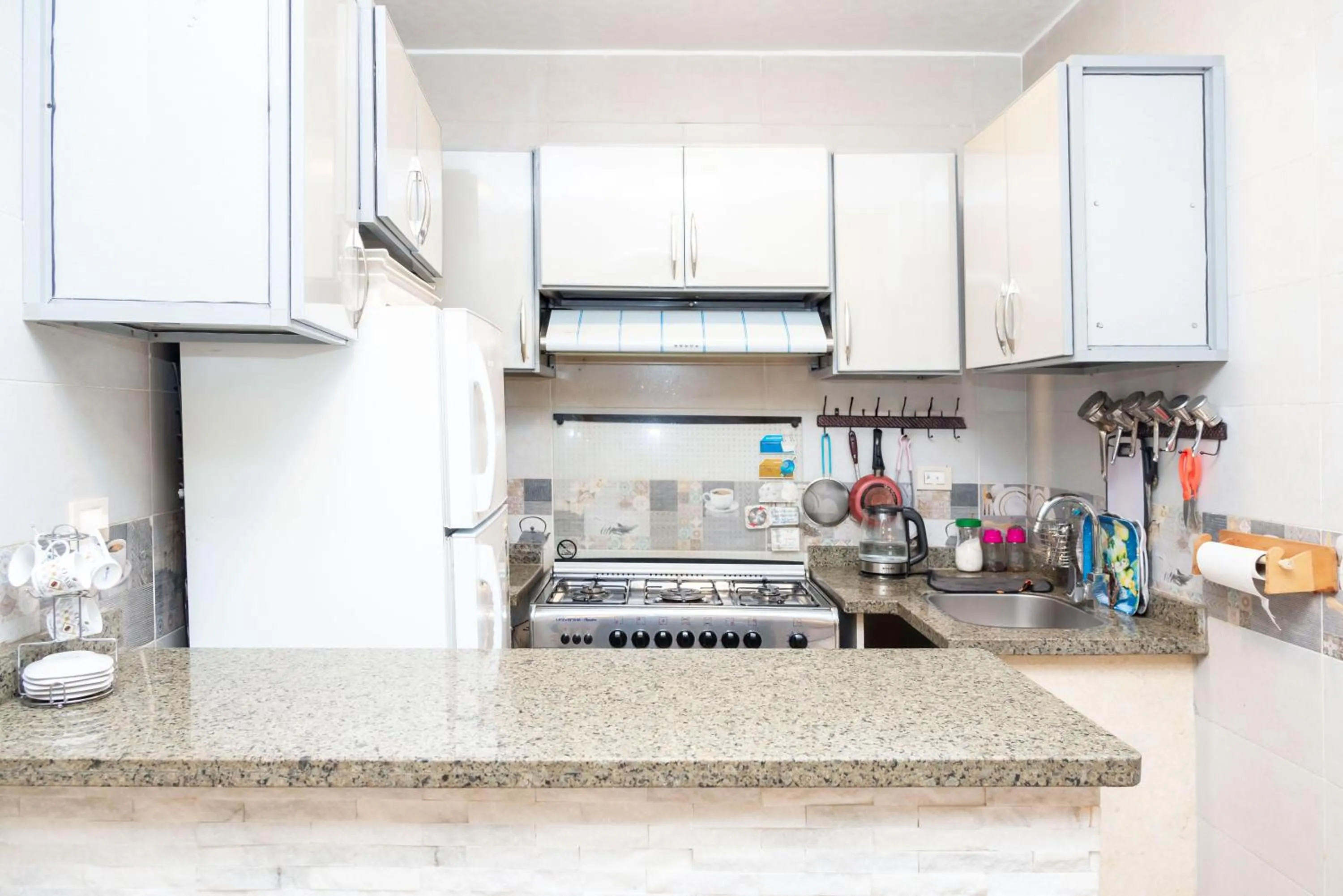 Kitchen or kitchenette in GEM VIEW INN