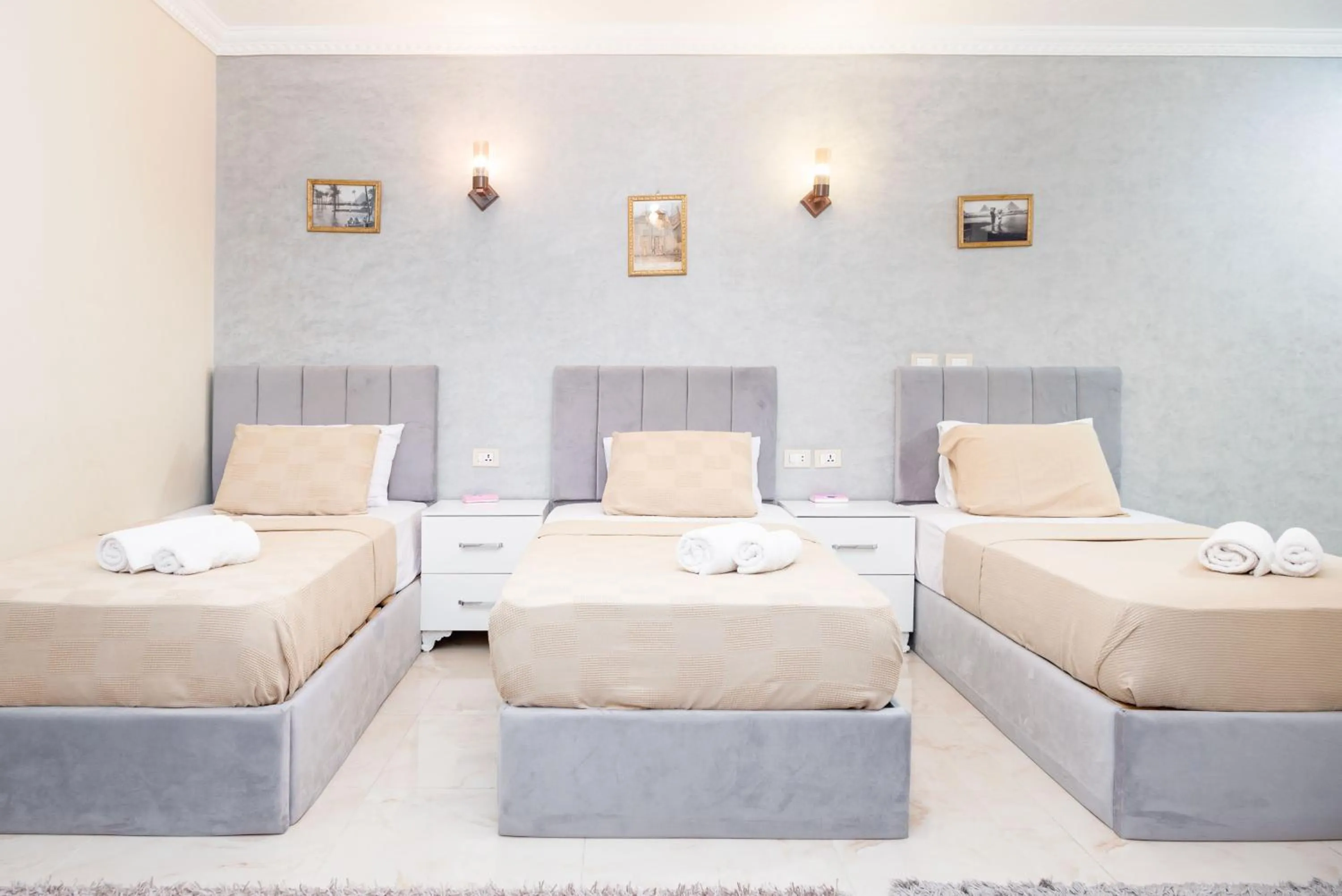 Bed in GEM VIEW INN