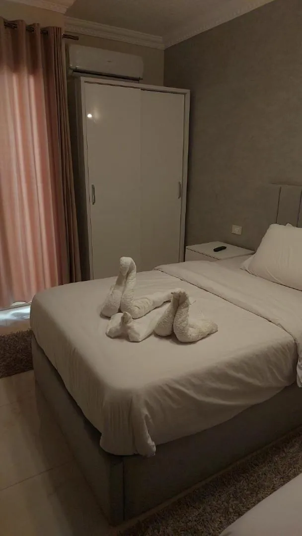 Property building, Bed in GEM VIEW INN