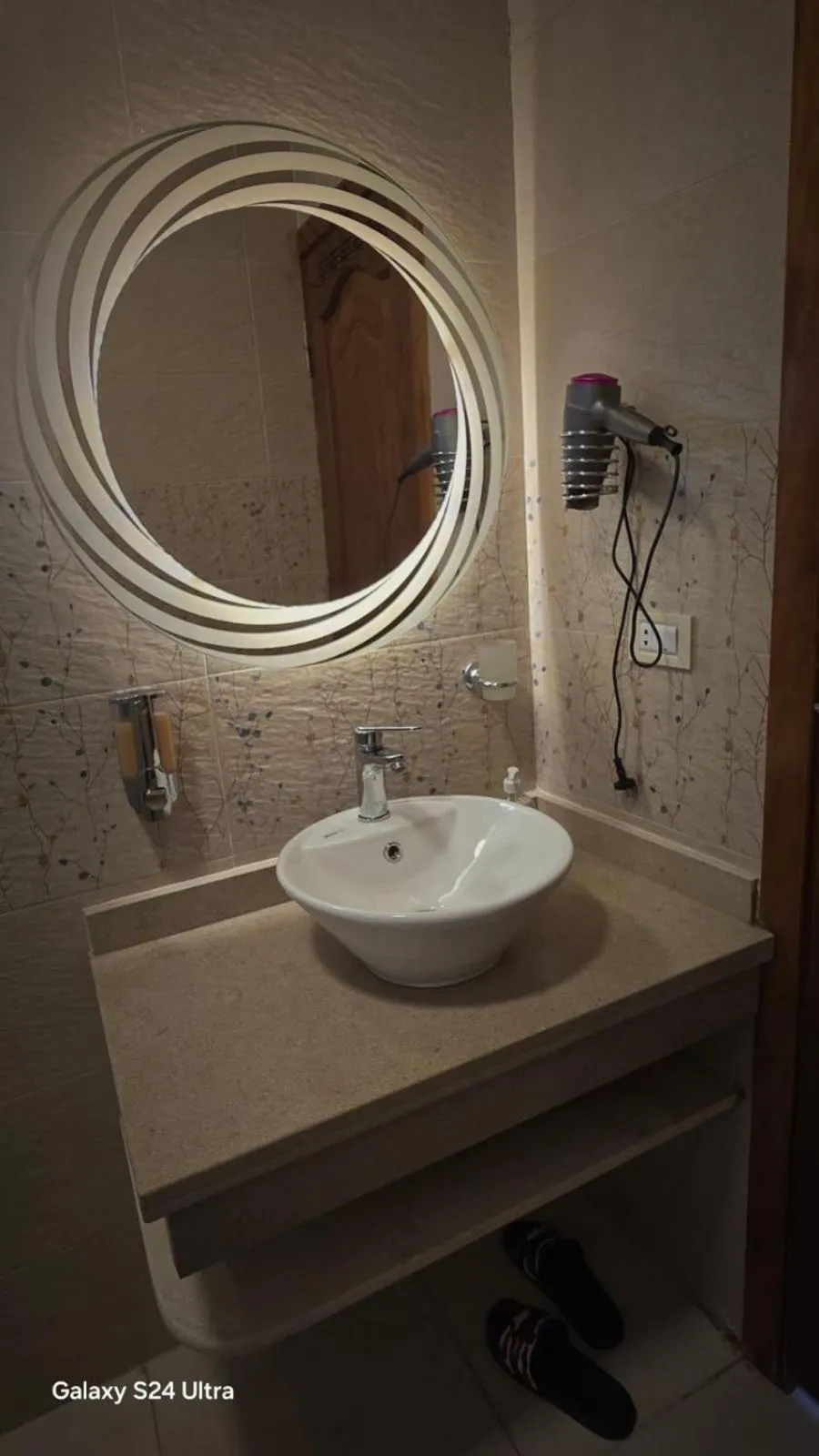 Bathroom in GEM VIEW INN