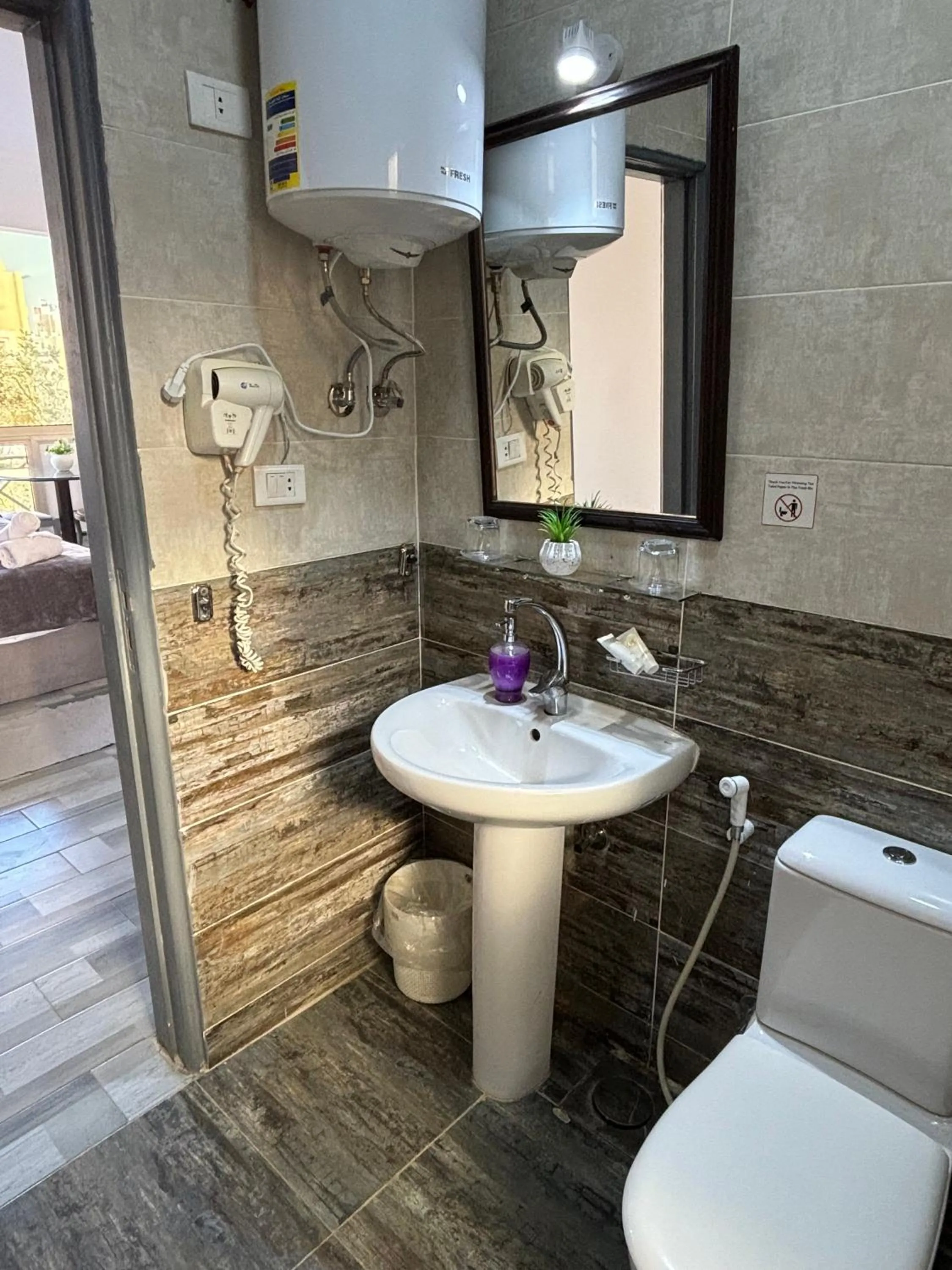 Shower in K Boutique Hotel MedSpa-Pyramids & Grand Egyptian Museum