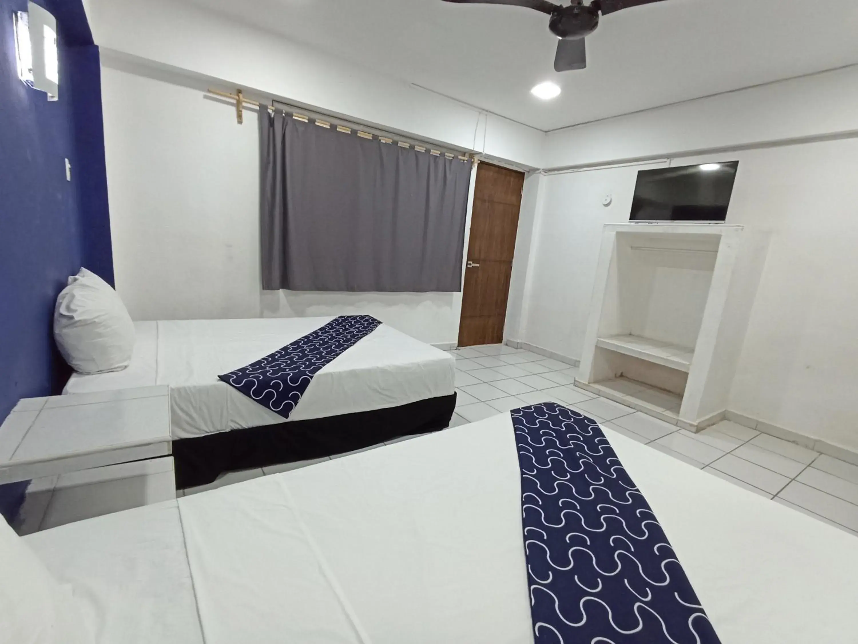 Double or Twin Room in Hotel Tropical Double or Twin Room in Hotel Tropical