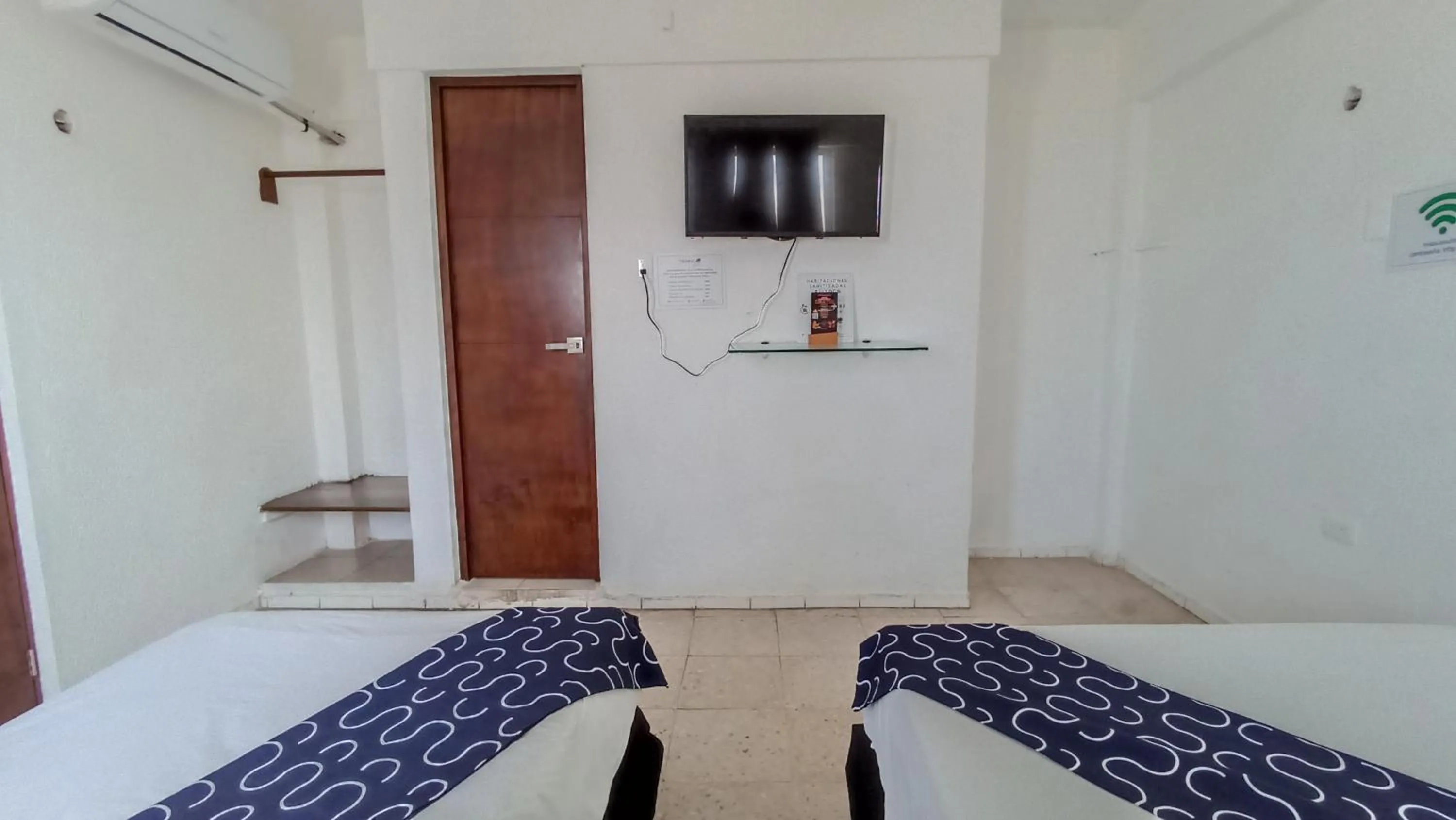 Bed in Hotel Tropical