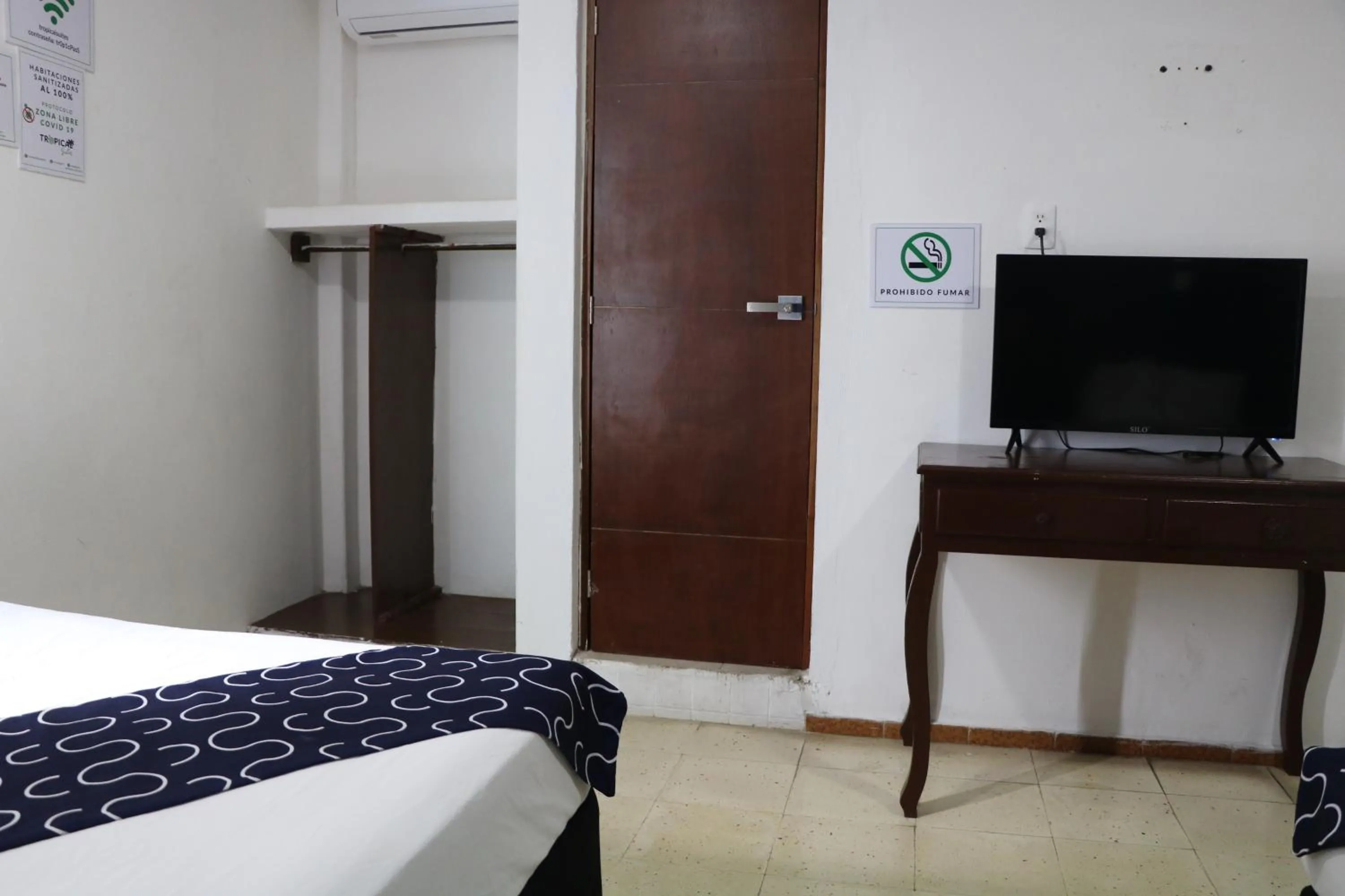 Bed in Hotel Tropical