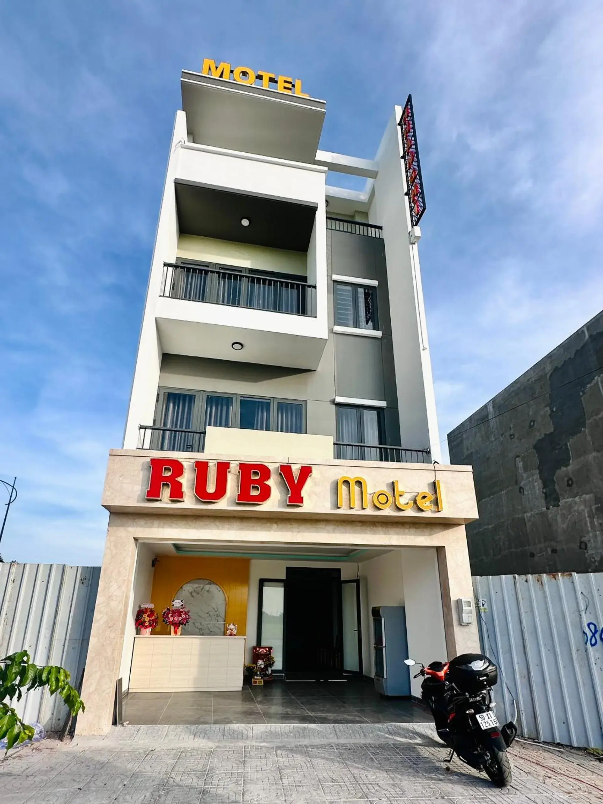 Property building in Ruby Motel Bà Rịa Property building in Ruby Motel Bà Rịa