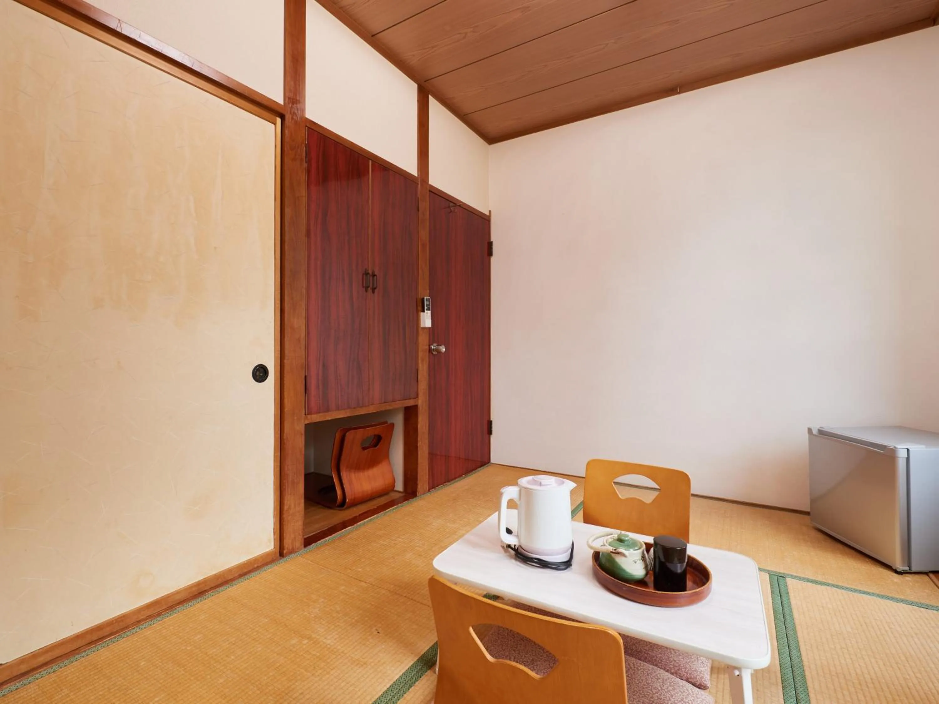 Photo of the whole room in Hayamasou