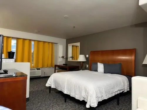 Photo of the whole room, Bed in Days Inn by Wyndham Colorado Springs Air Force Academy