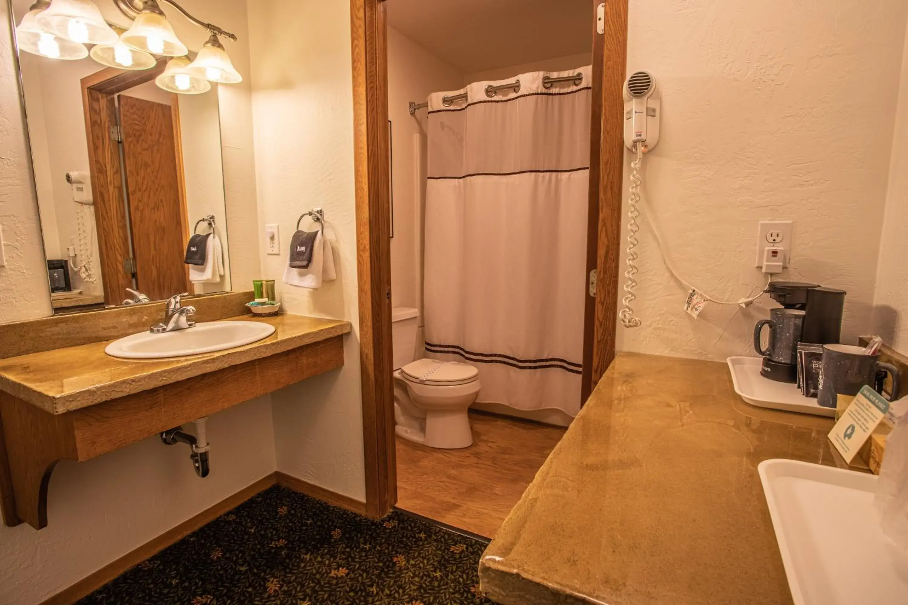 Queen Room with Two Queen Beds in Open Hearth Lodge Queen Room with Two Queen Beds in Open Hearth Lodge