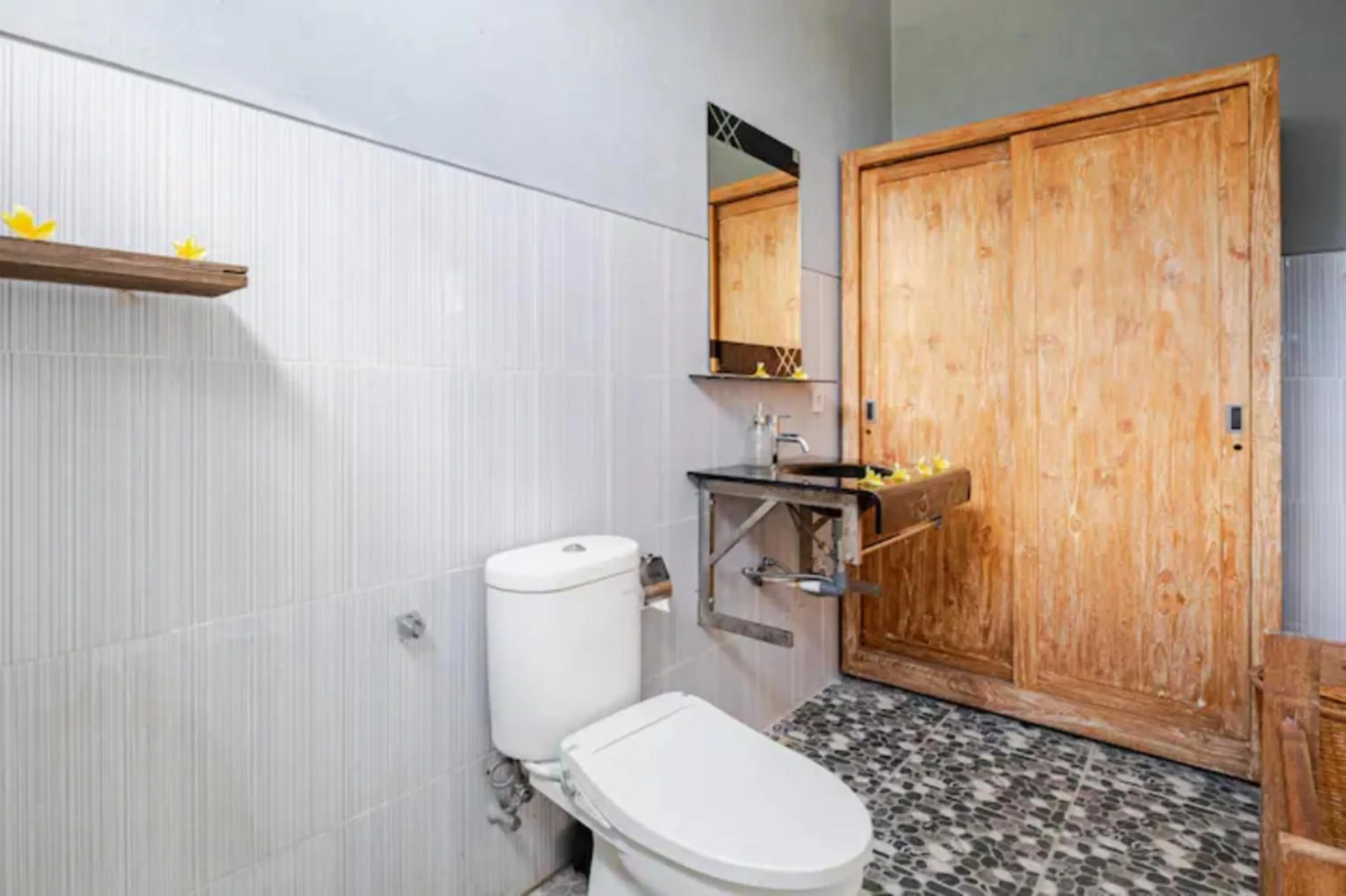 Bathroom in Idyll House