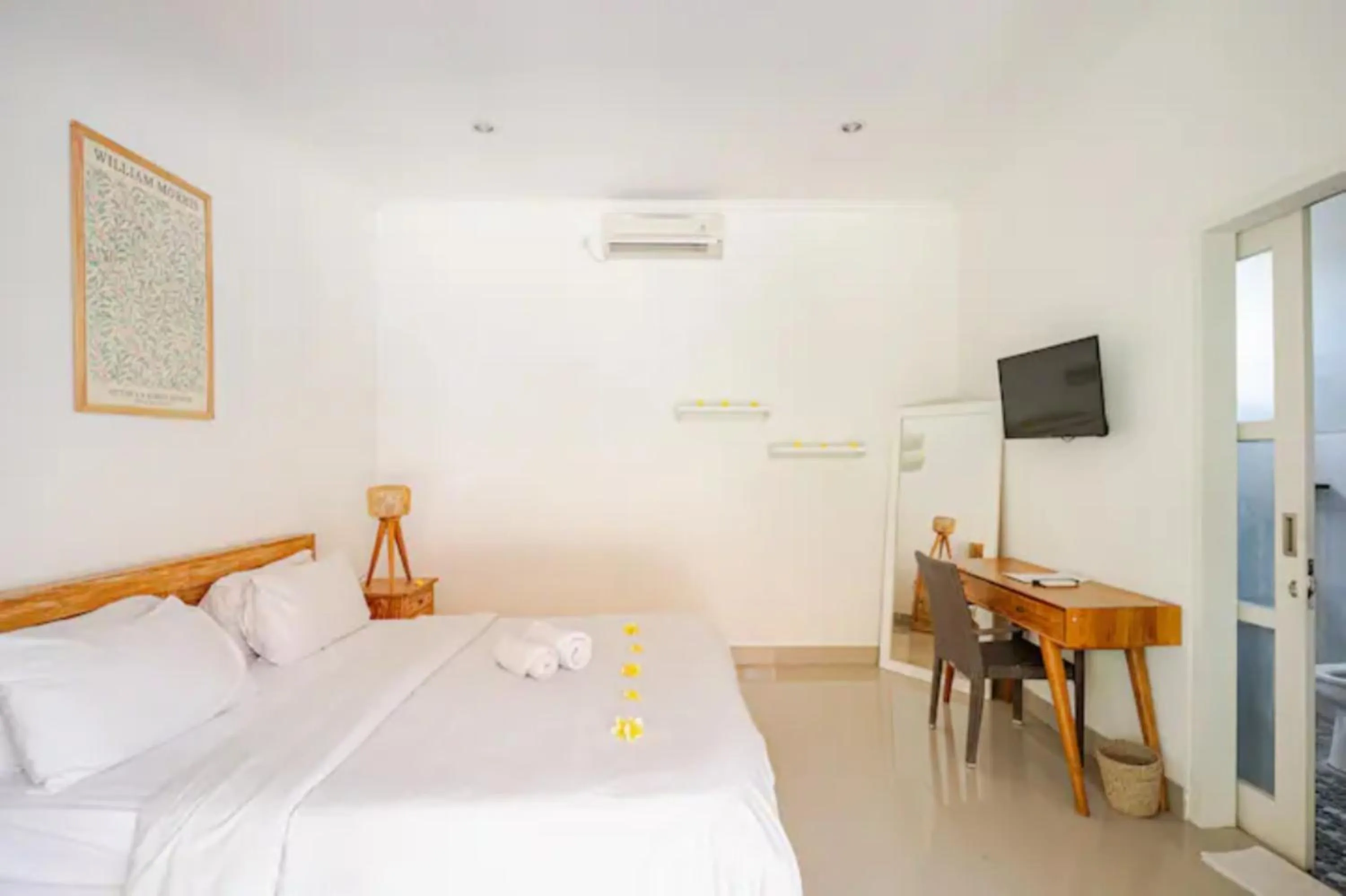 Bedroom, Bed in Idyll House