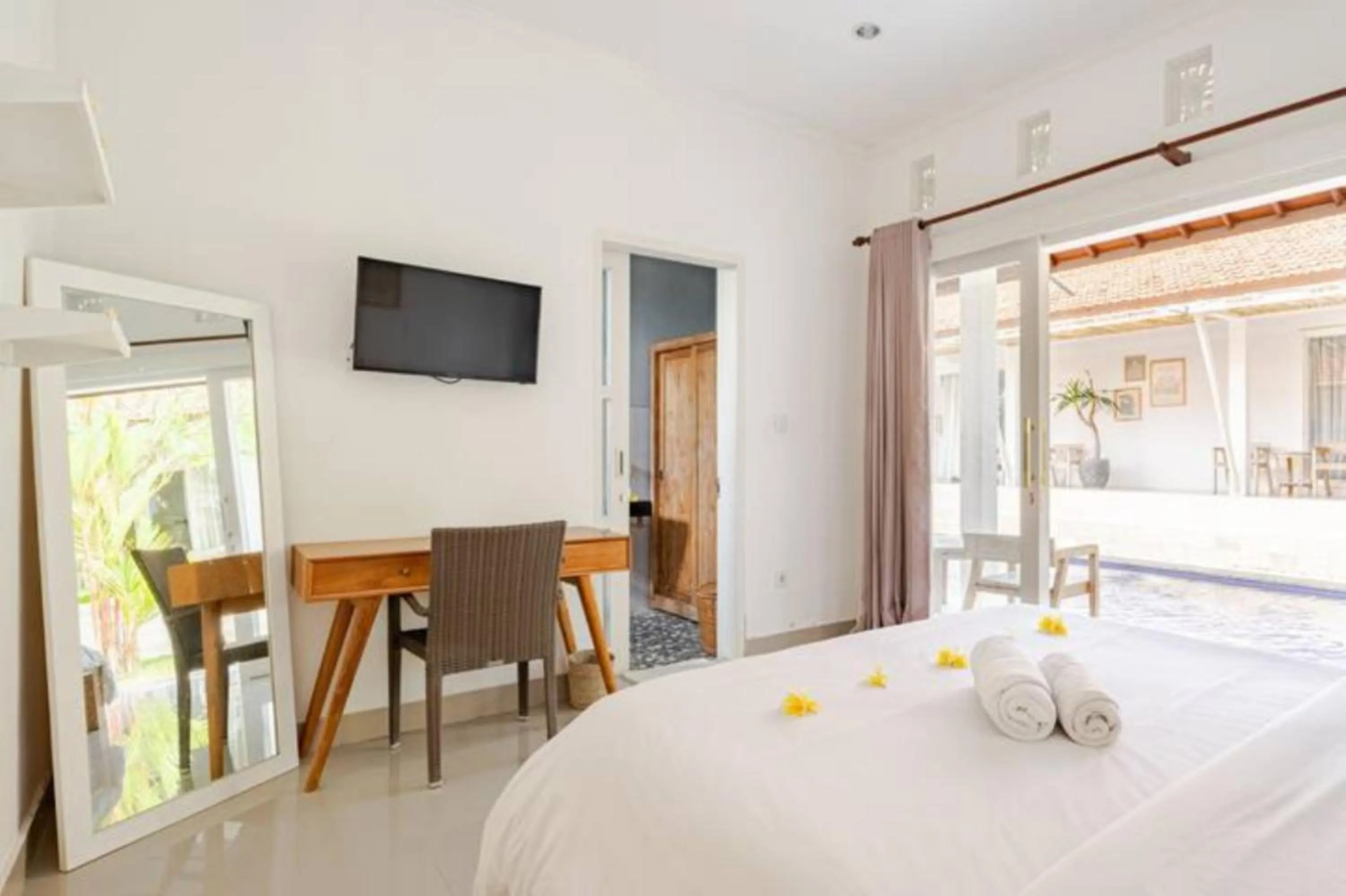 Bedroom, Bed in Idyll House