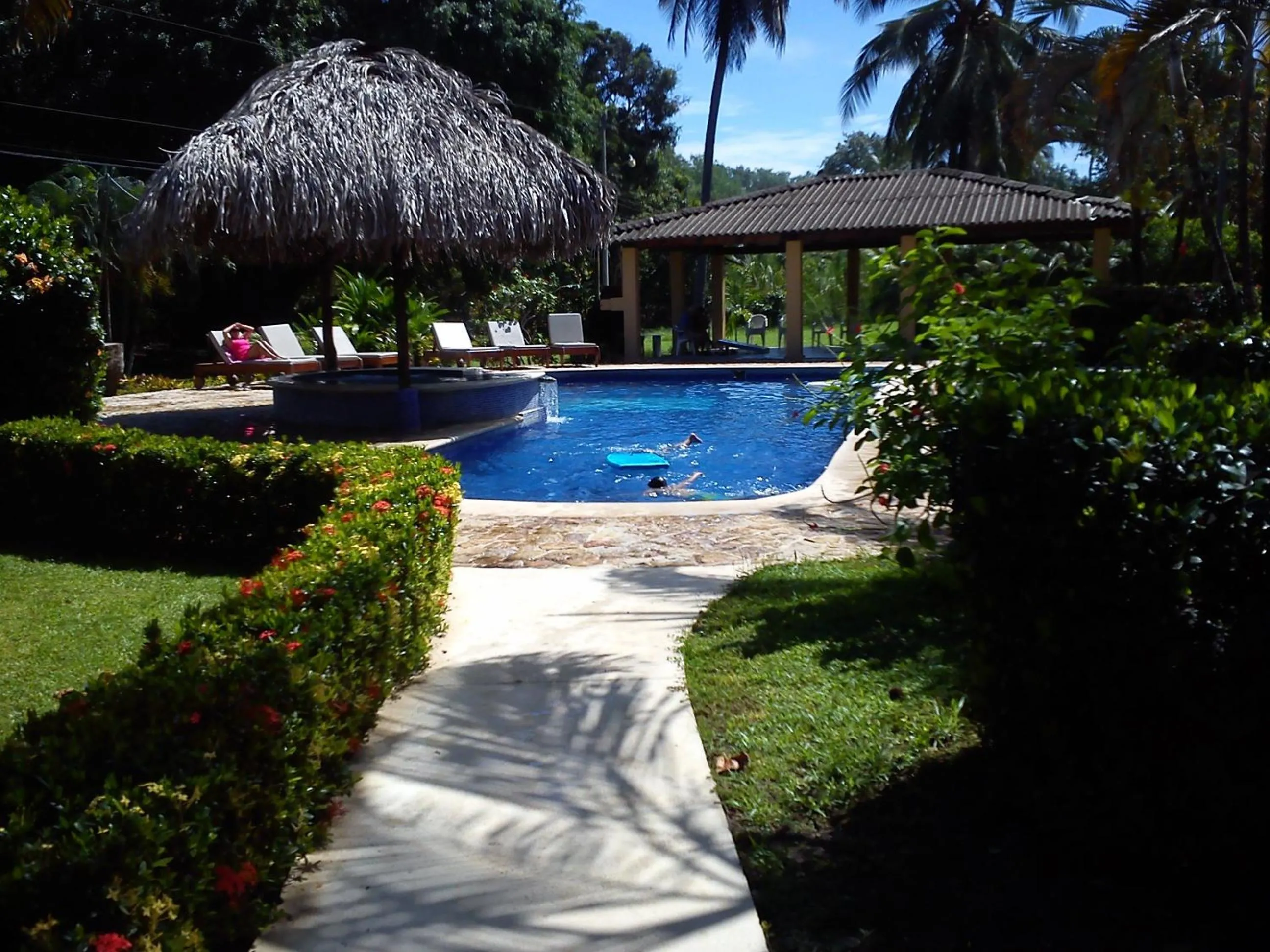 Swimming pool in Hotel Delfin Playa Bejuco