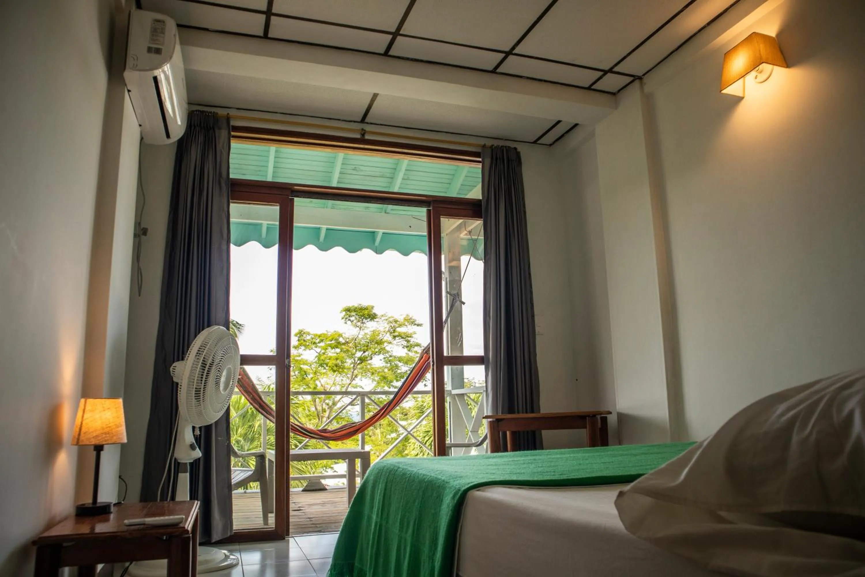 Bed in South West Bay Cabañas