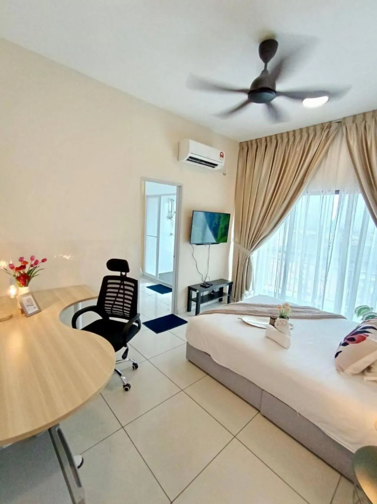 Bed in The Horizon Ipoh Dual L13 by Grab A Stay
