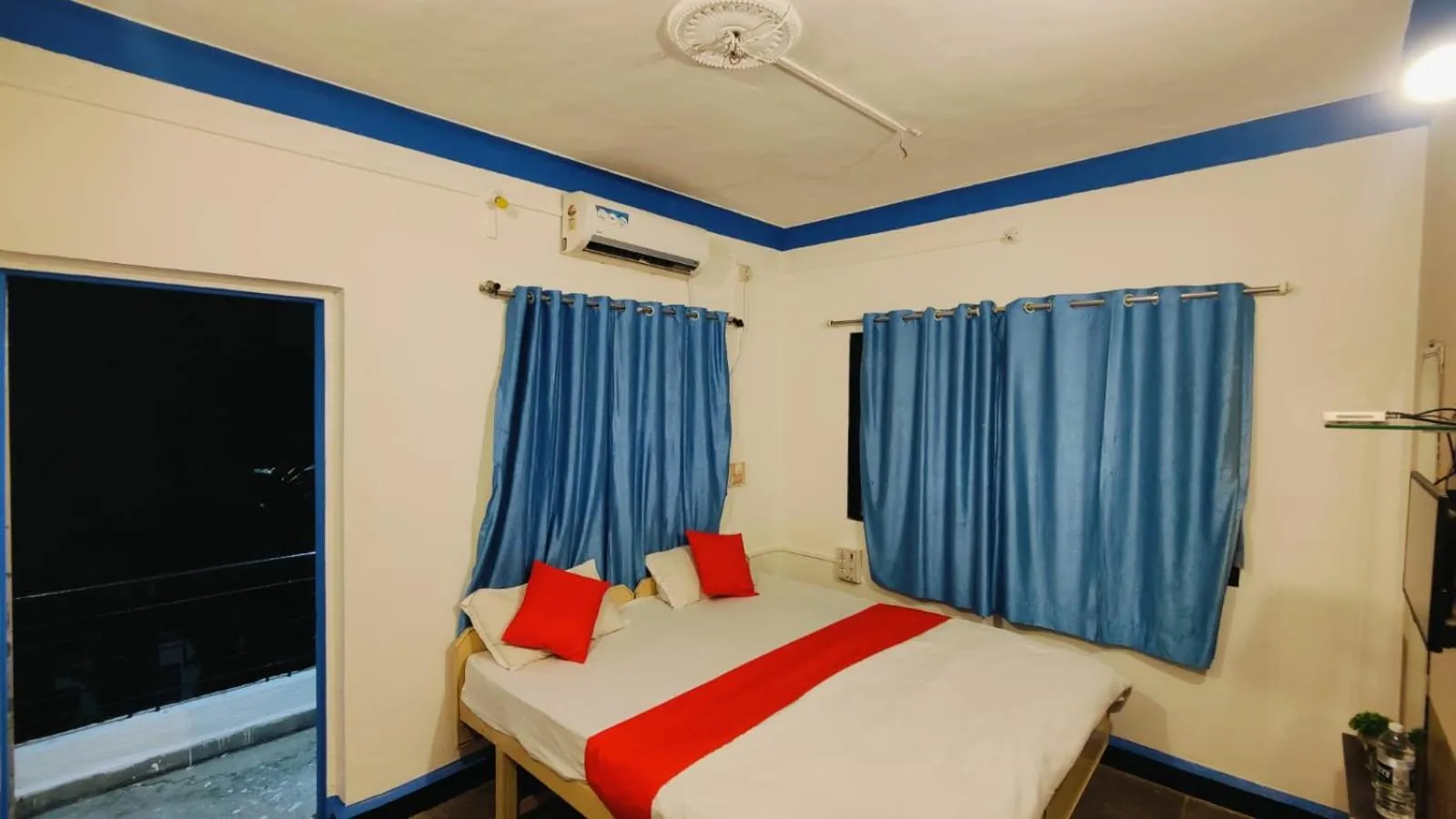 Bed in Muktai Nest
