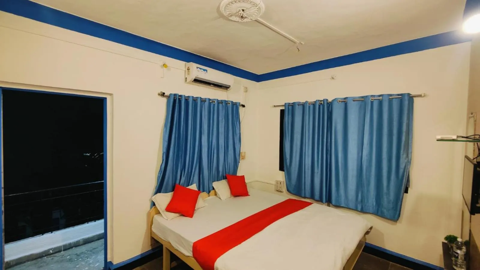 Bed in Muktai Nest
