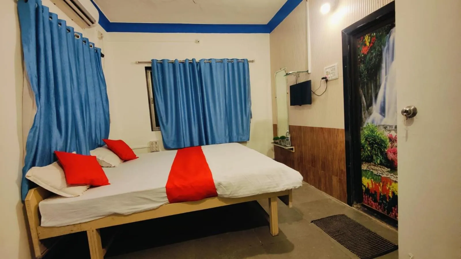 Bed in Muktai Nest