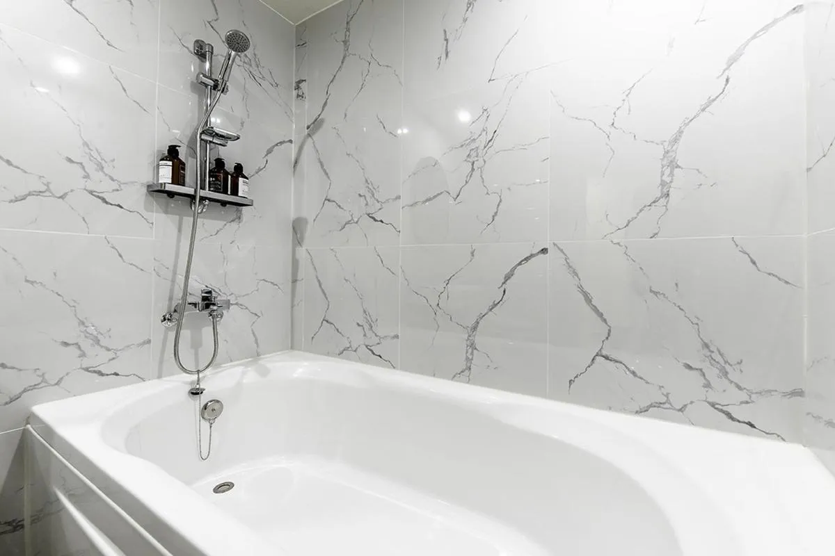 Toilet in Hotel Yaja Masan Odong Branch