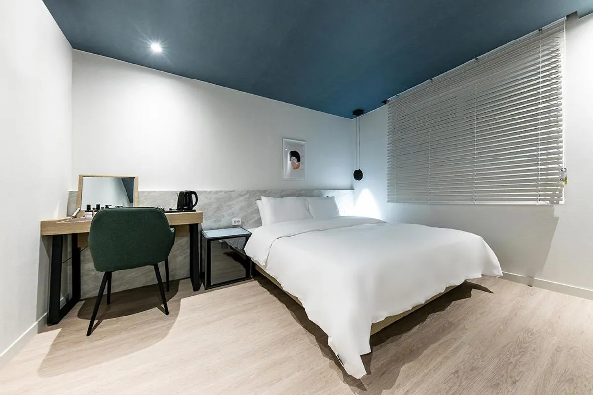 Photo of the whole room, Bed in Hotel Yaja Masan Odong Branch