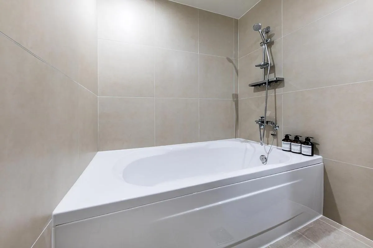 Bath in Hotel Yaja Masan Odong Branch