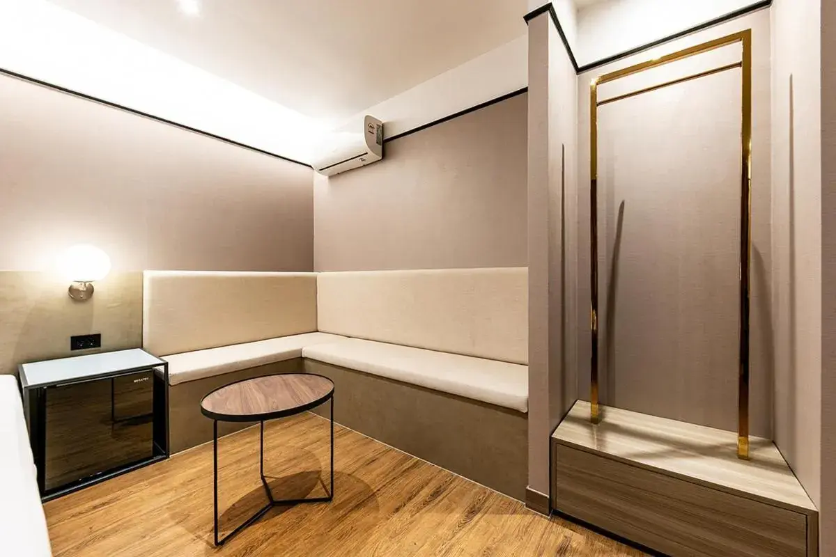 Decorative detail in Hotel Yaja Masan Odong Branch Decorative detail in Hotel Yaja Masan Odong Branch