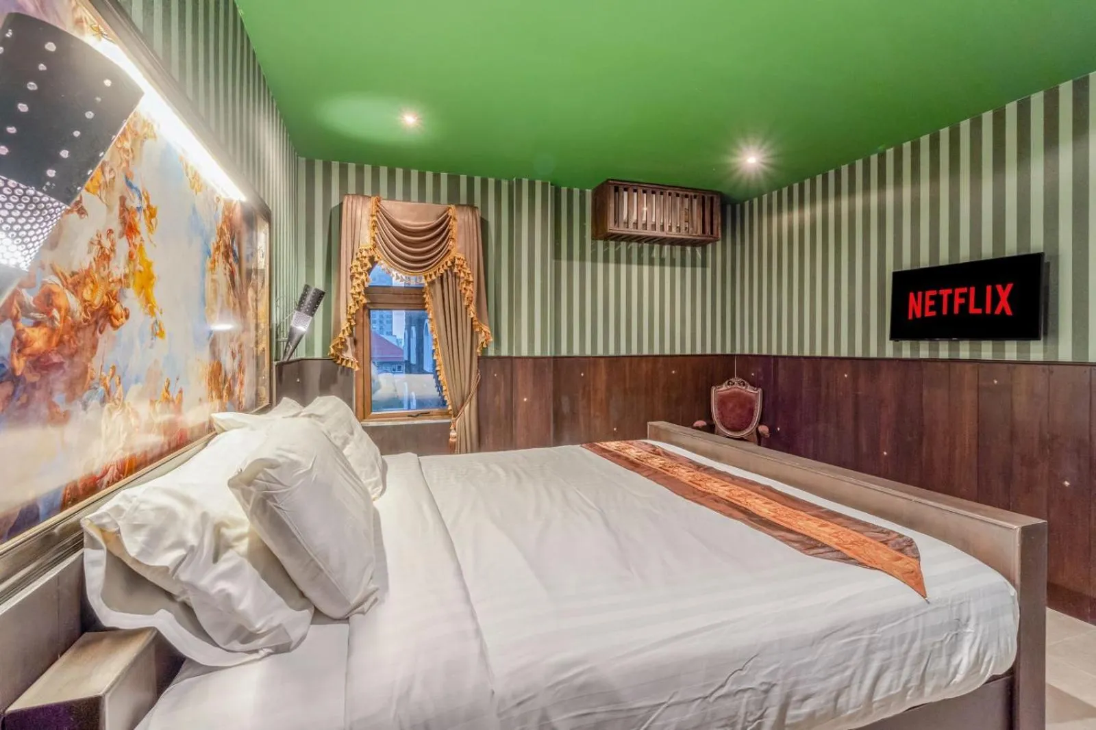 Bed in The Castle Pratumnak Hill Pattaya 6 Bedroom