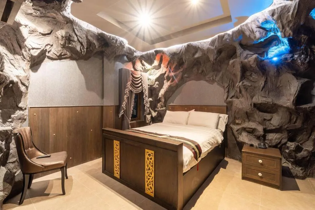 Bed in The Castle Pratumnak Hill Pattaya 6 Bedroom