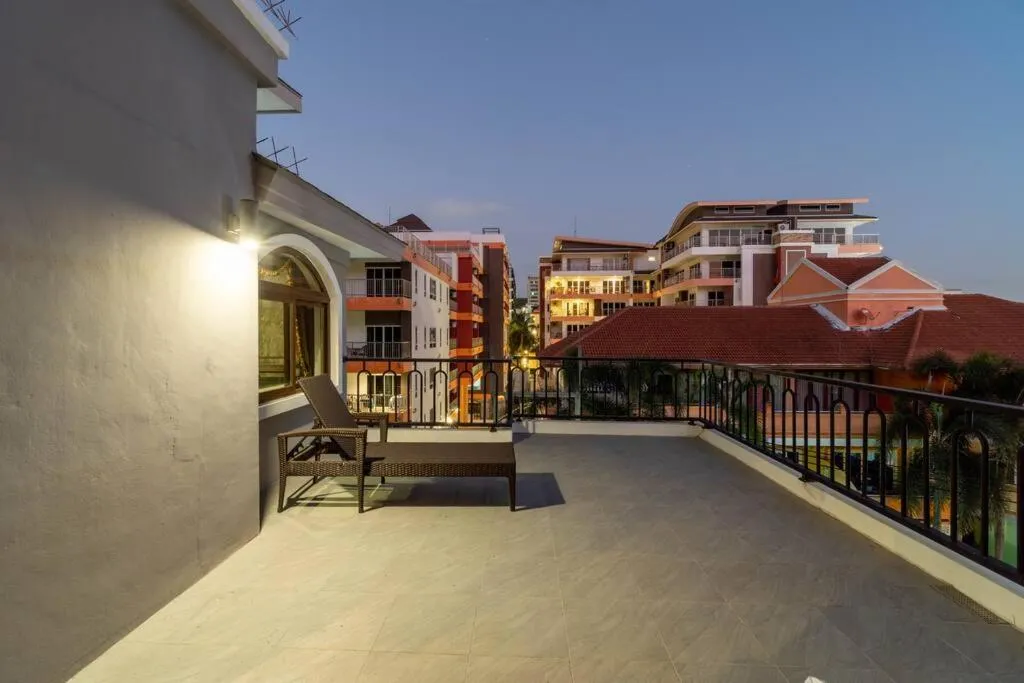 Property building in The Castle Pratumnak Hill Pattaya 6 Bedroom