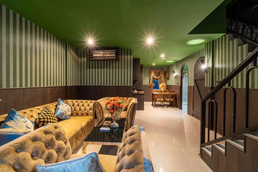 Communal lounge/ TV room in The Castle Pratumnak Hill Pattaya 6 Bedroom