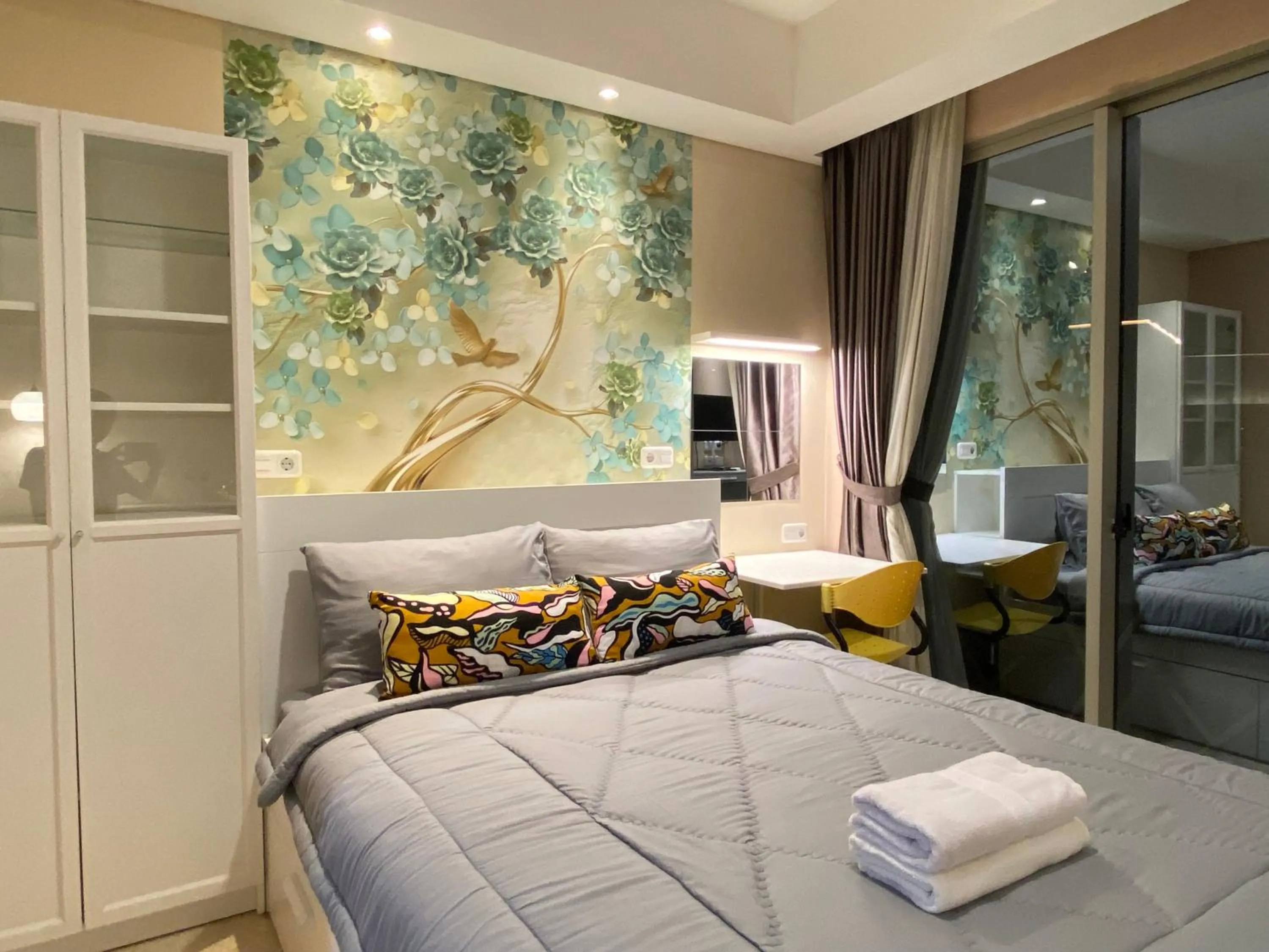 Bed in Comfort and Luxury Private Room at Goldcoast PIK