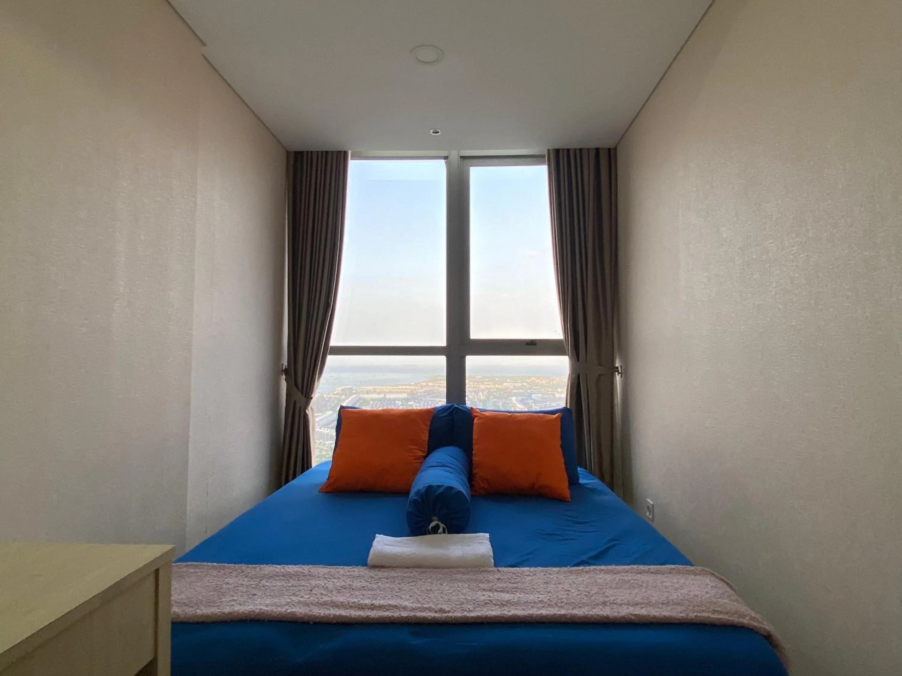 Bed in Comfort and Luxury Private Room at Goldcoast PIK