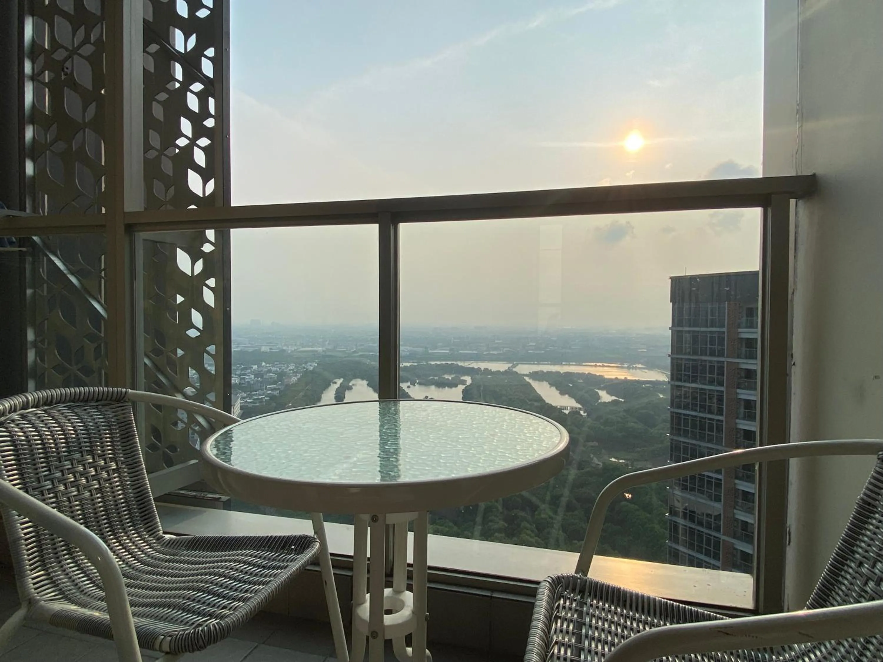 Balcony/Terrace in Comfort and Luxury Private Room at Goldcoast PIK