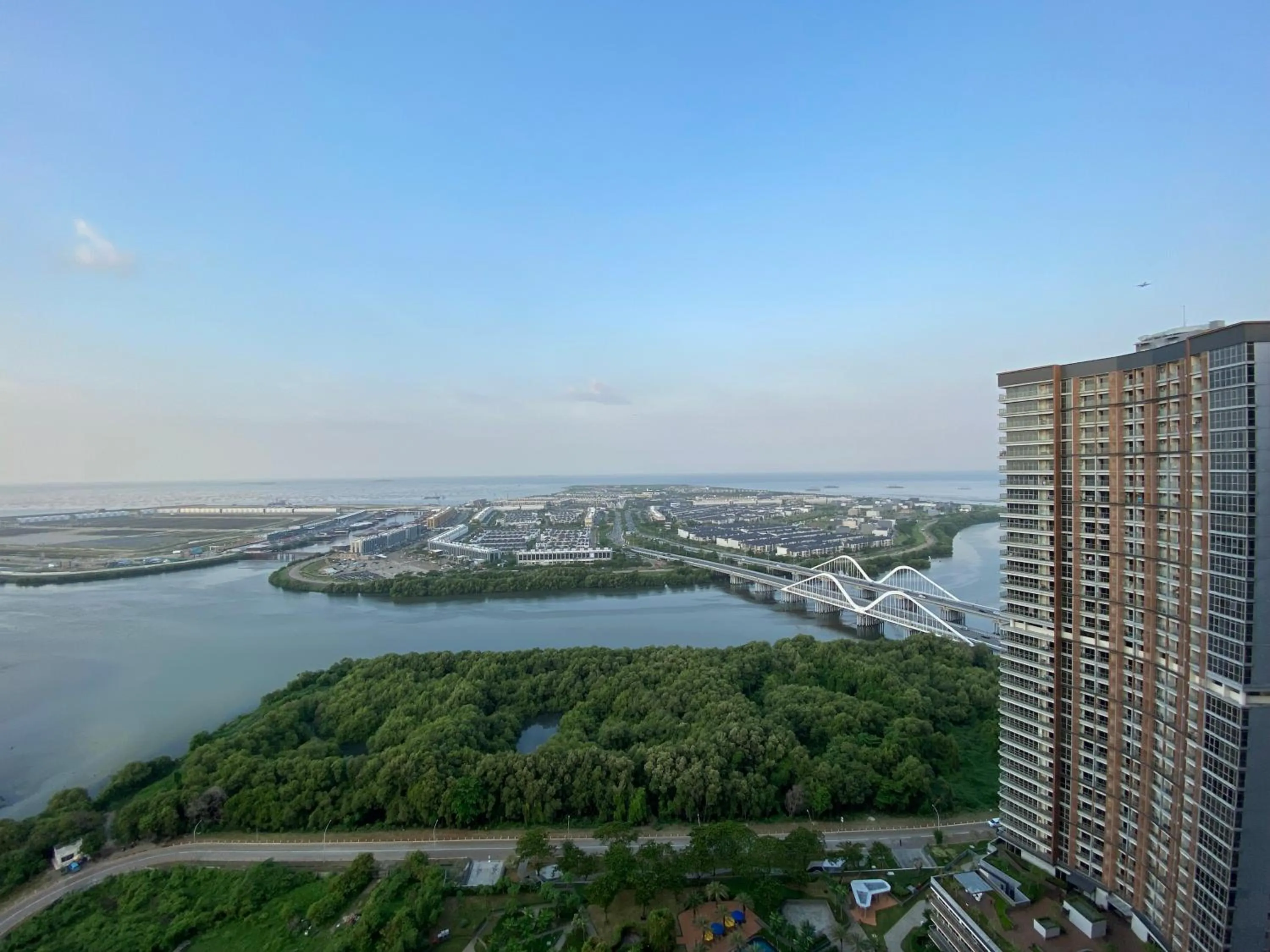 Sea view in Comfort and Luxury Private Room at Goldcoast PIK