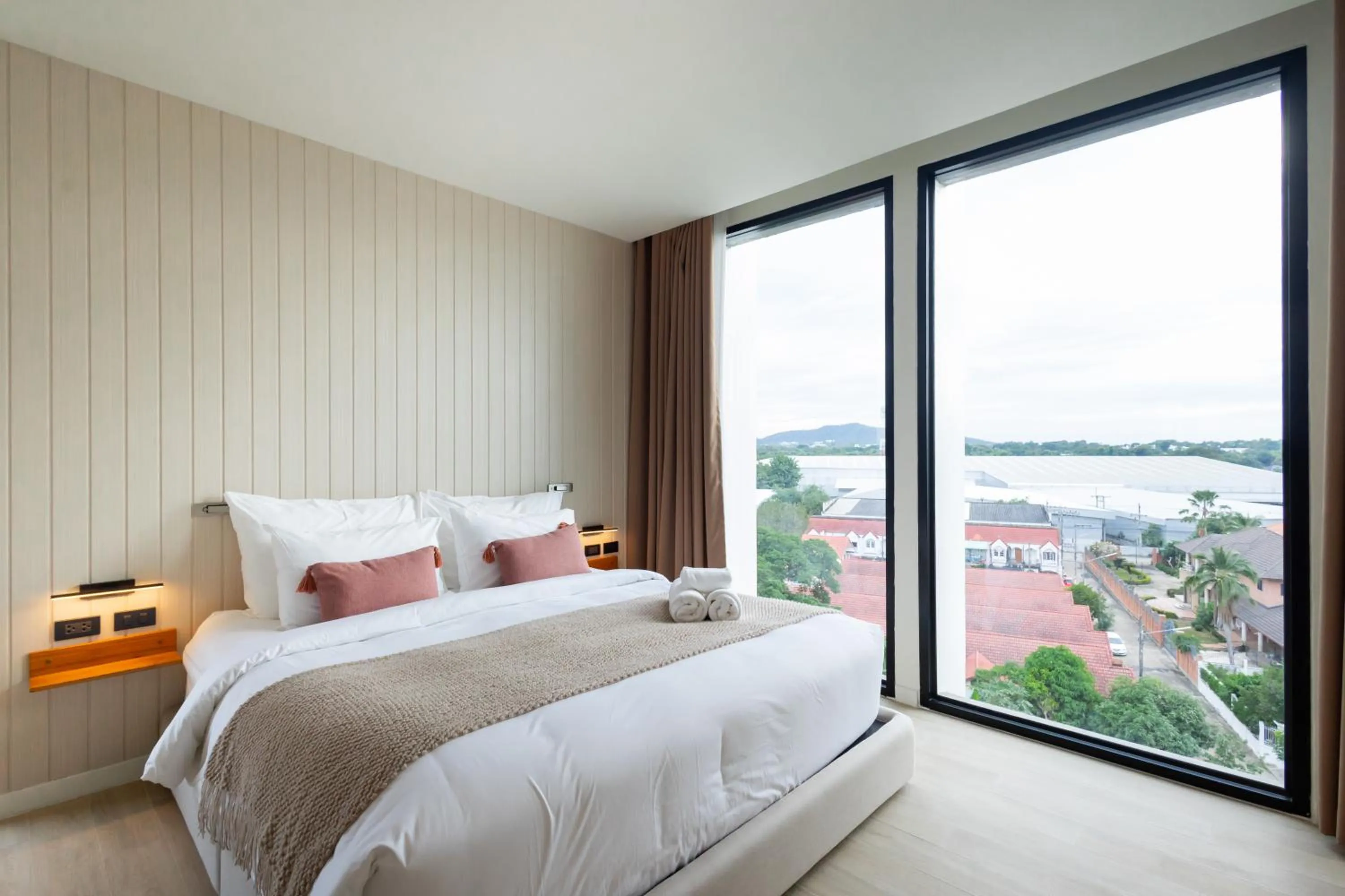 View (from property/room), Bed in GOOD Nakhonsawan Hotel