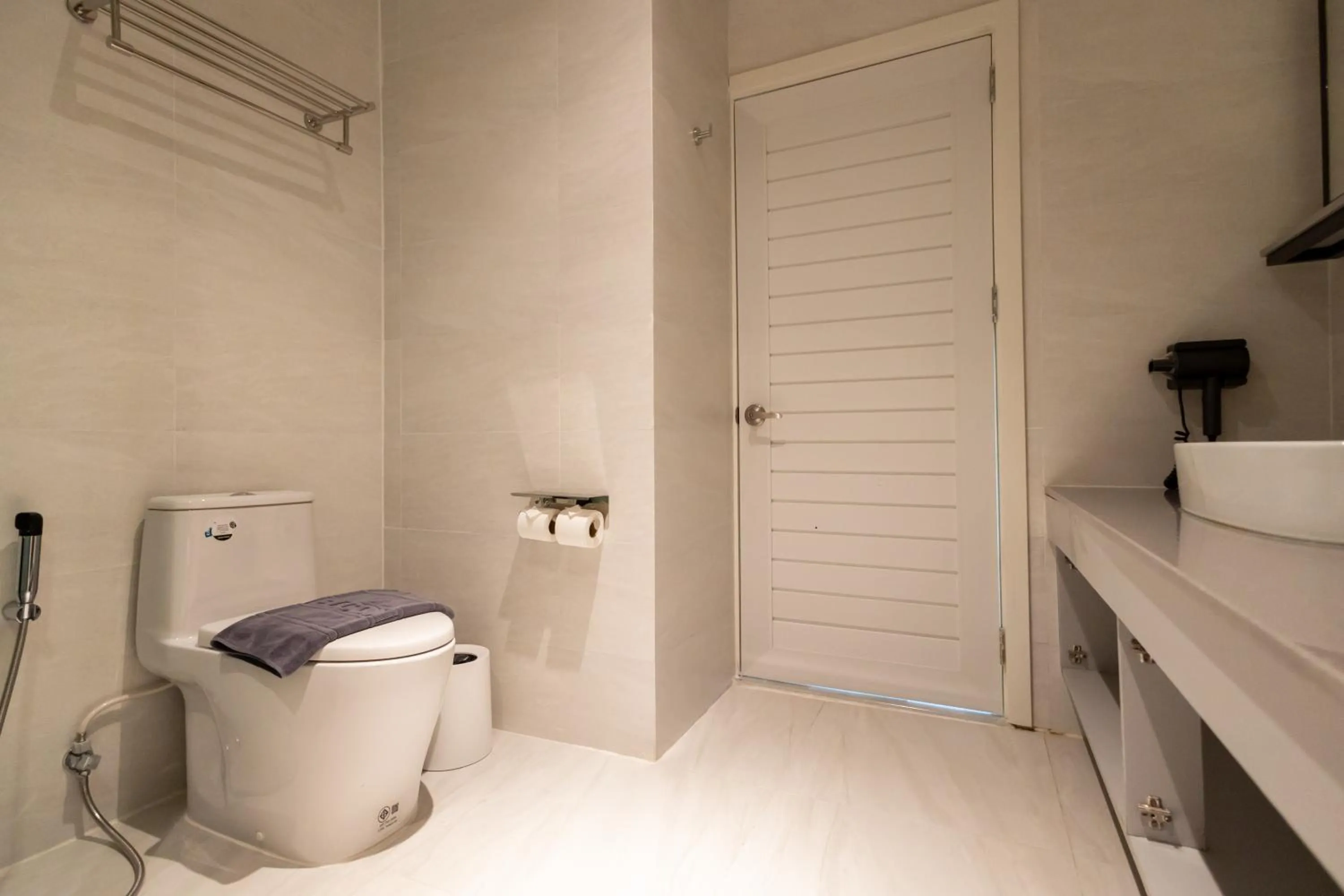 Toilet in GOOD Nakhonsawan Hotel