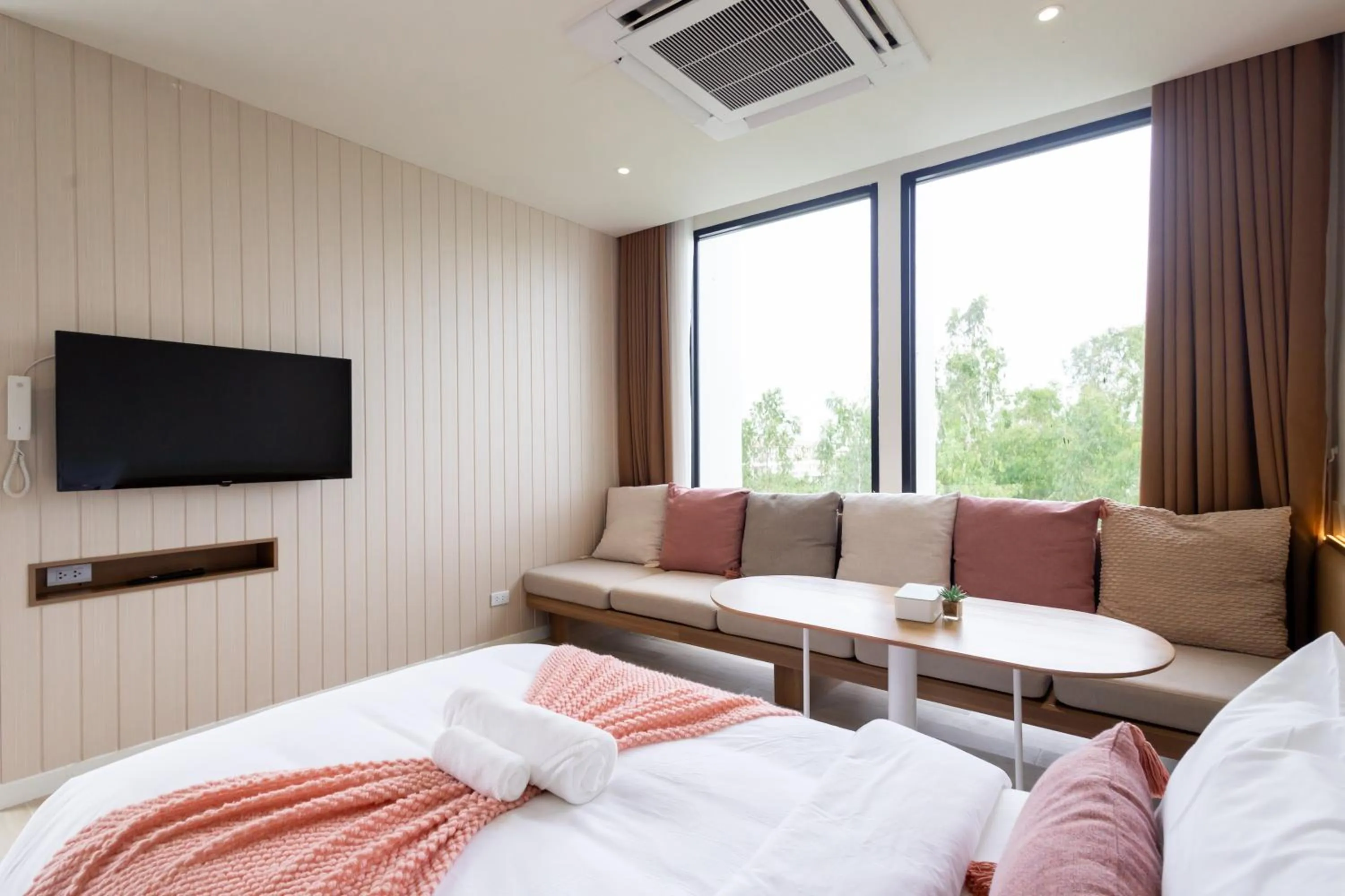 TV and multimedia, Bed in GOOD Nakhonsawan Hotel
