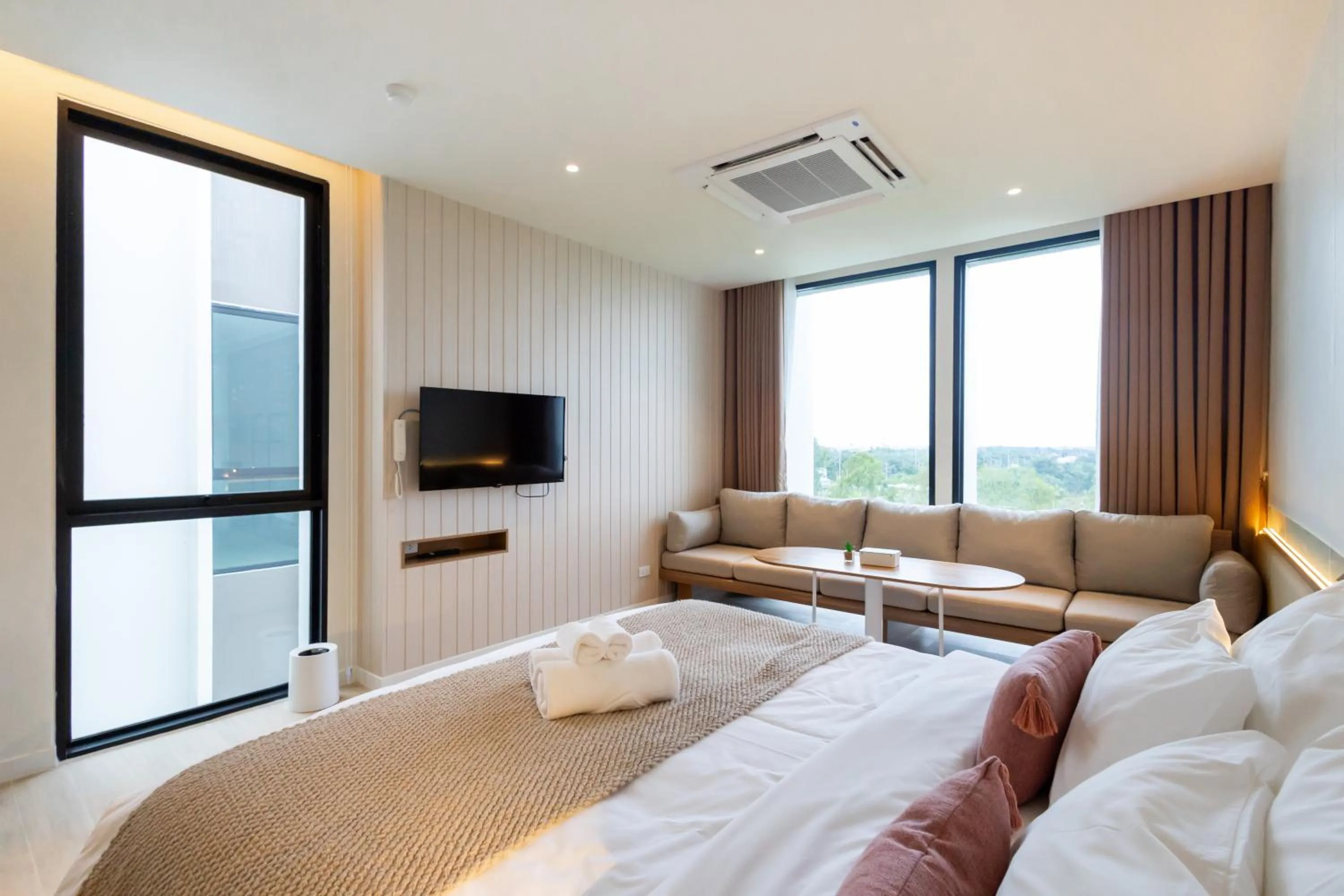 Seating area, Bed in GOOD Nakhonsawan Hotel