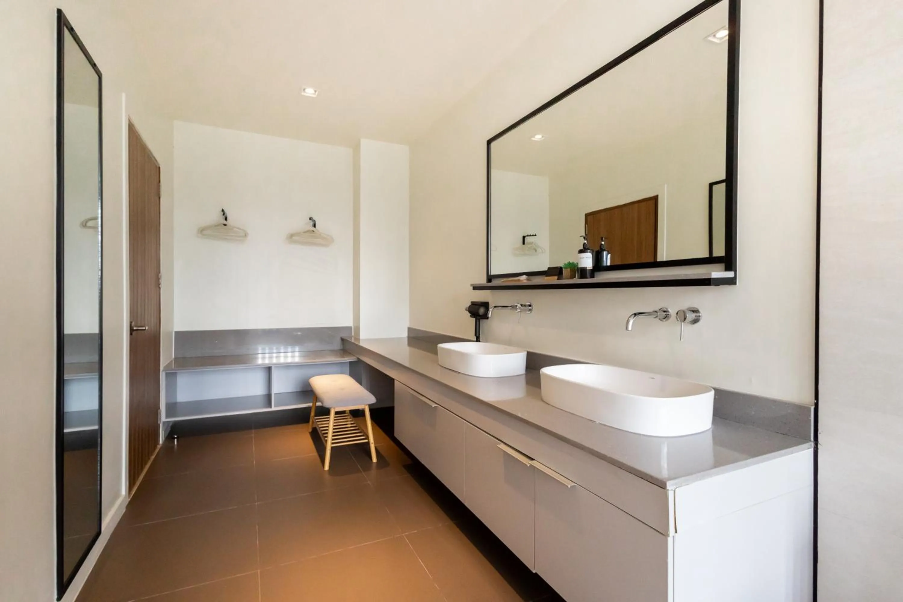 Bathroom, Bed in GOOD Nakhonsawan Hotel