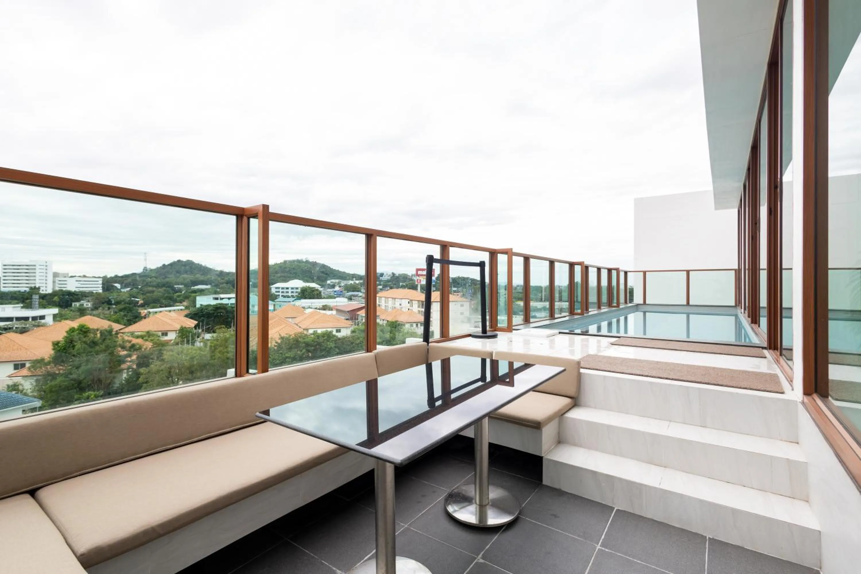 Patio in GOOD Nakhonsawan Hotel