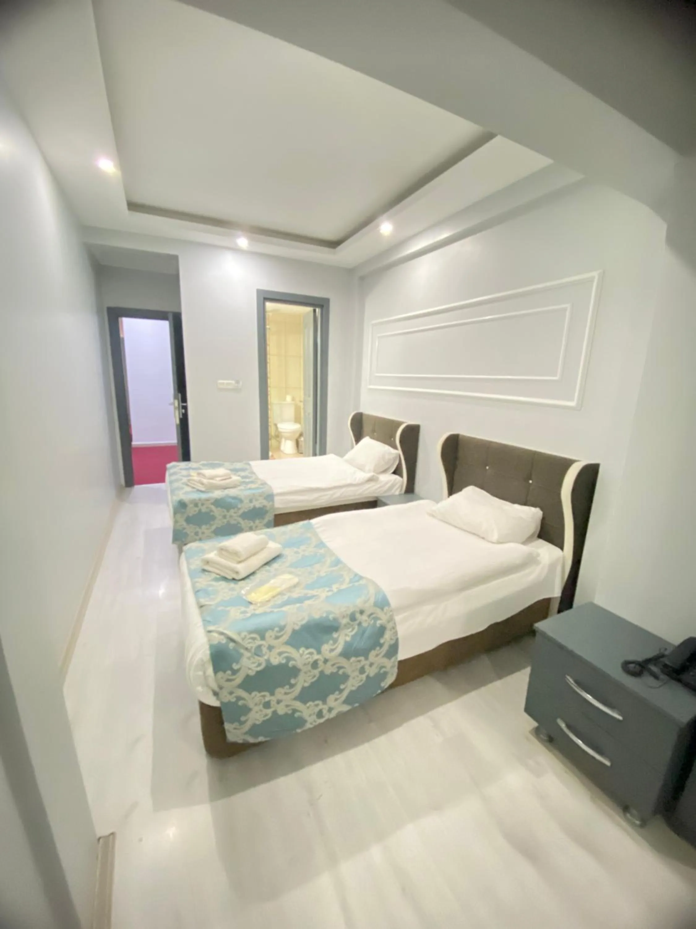 Photo of the whole room, Bed in Abam Hotel